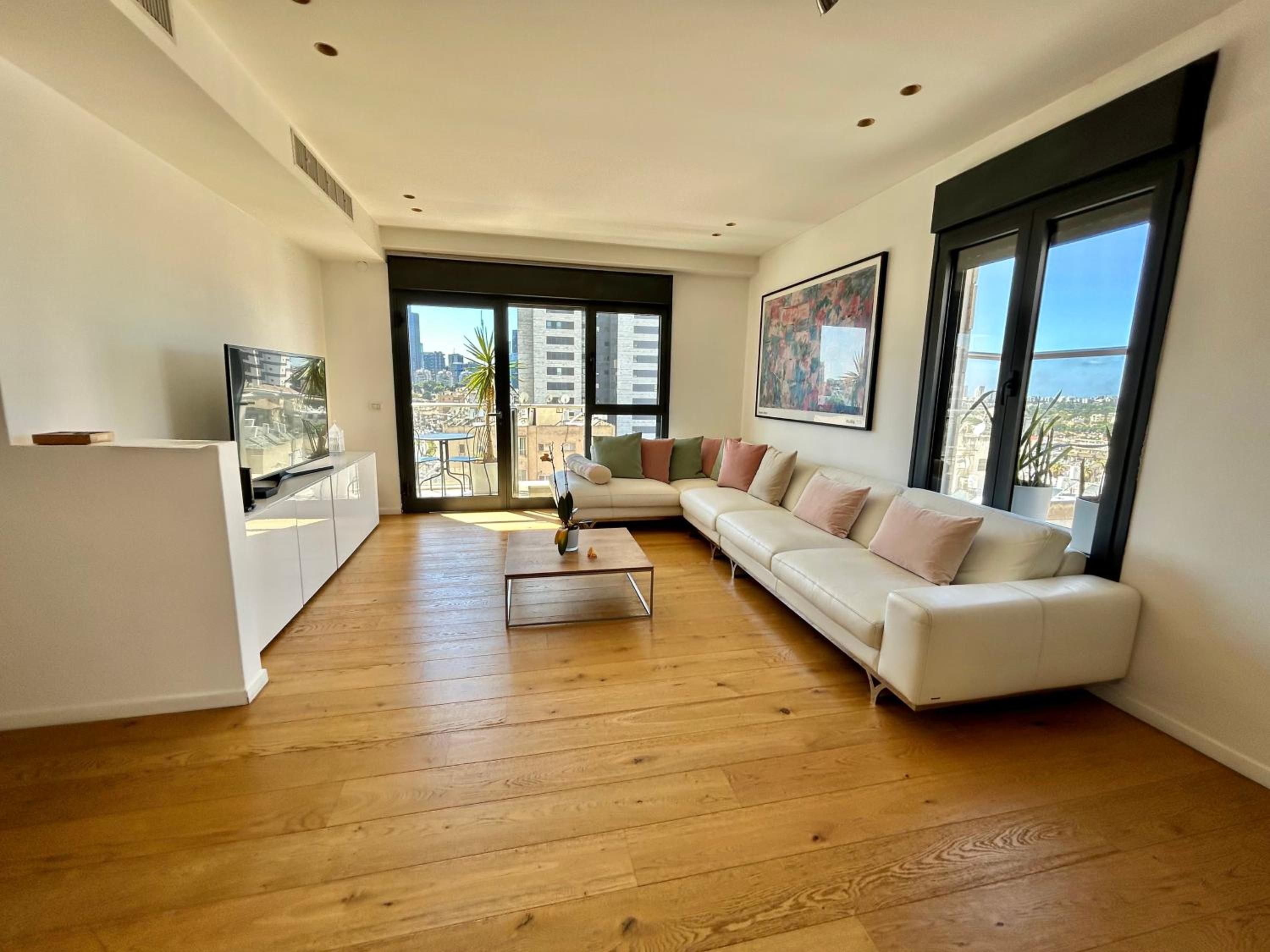 Beautiful 2BR In Ramat Gan view 2