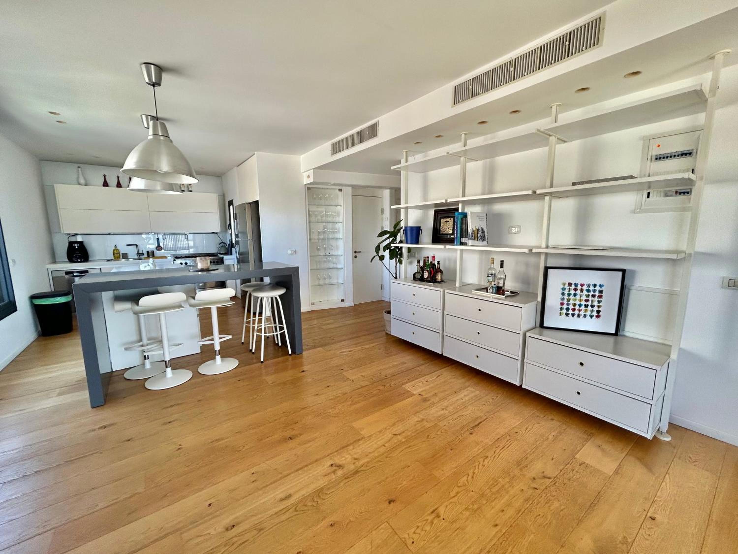 Beautiful 2BR In Ramat Gan view 5