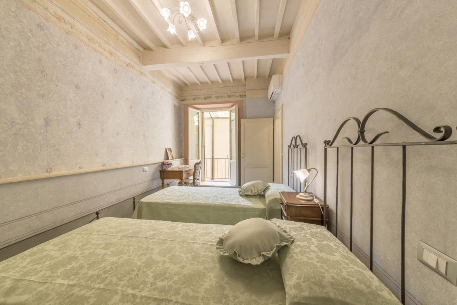 I Bei Ricordi - Historic Centre Apartment 6