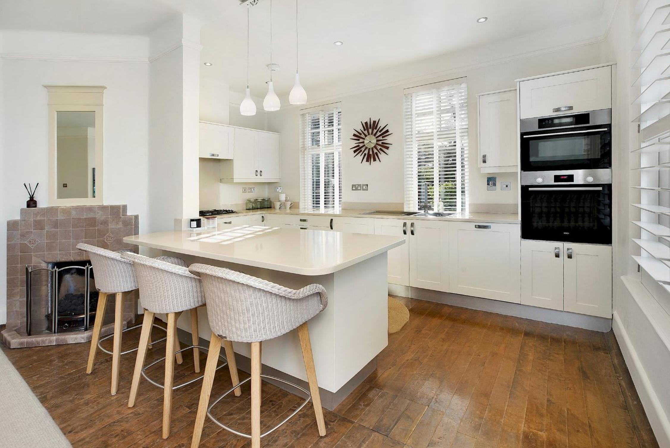 Tamarisk Beach House Sleeps 8 Luxury Property in Woolacombe Superb sea views