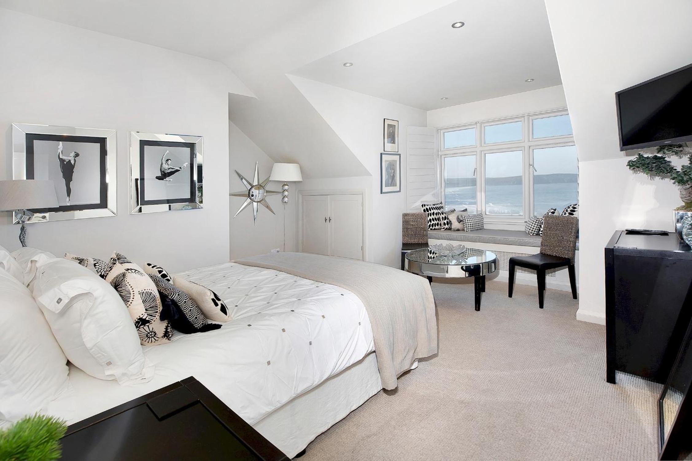 Tamarisk Beach House Sleeps 8 Luxury Property in Woolacombe Superb sea views