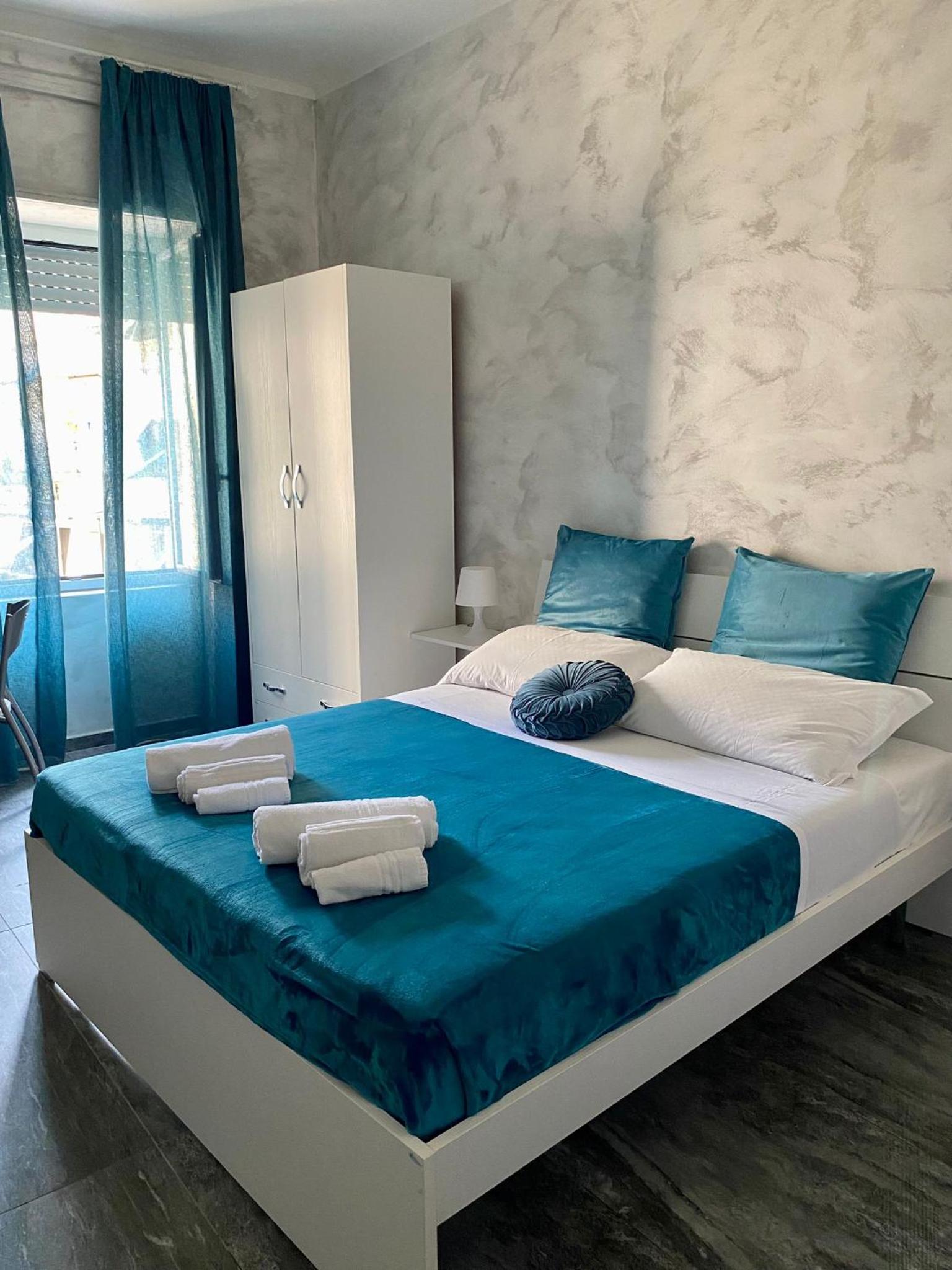 CLALE ROOMS