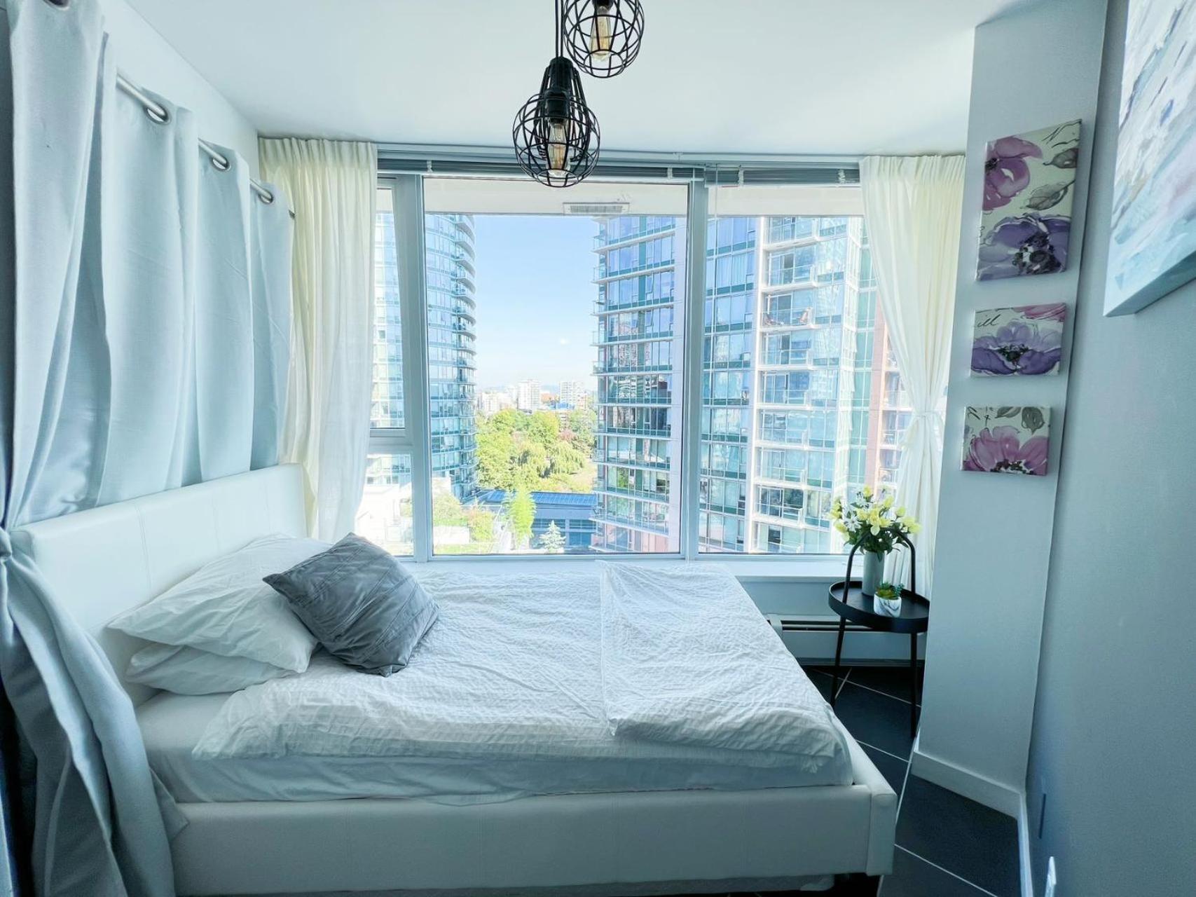 Downtown 4bd 2ba View Skytrain 2 Free Parking