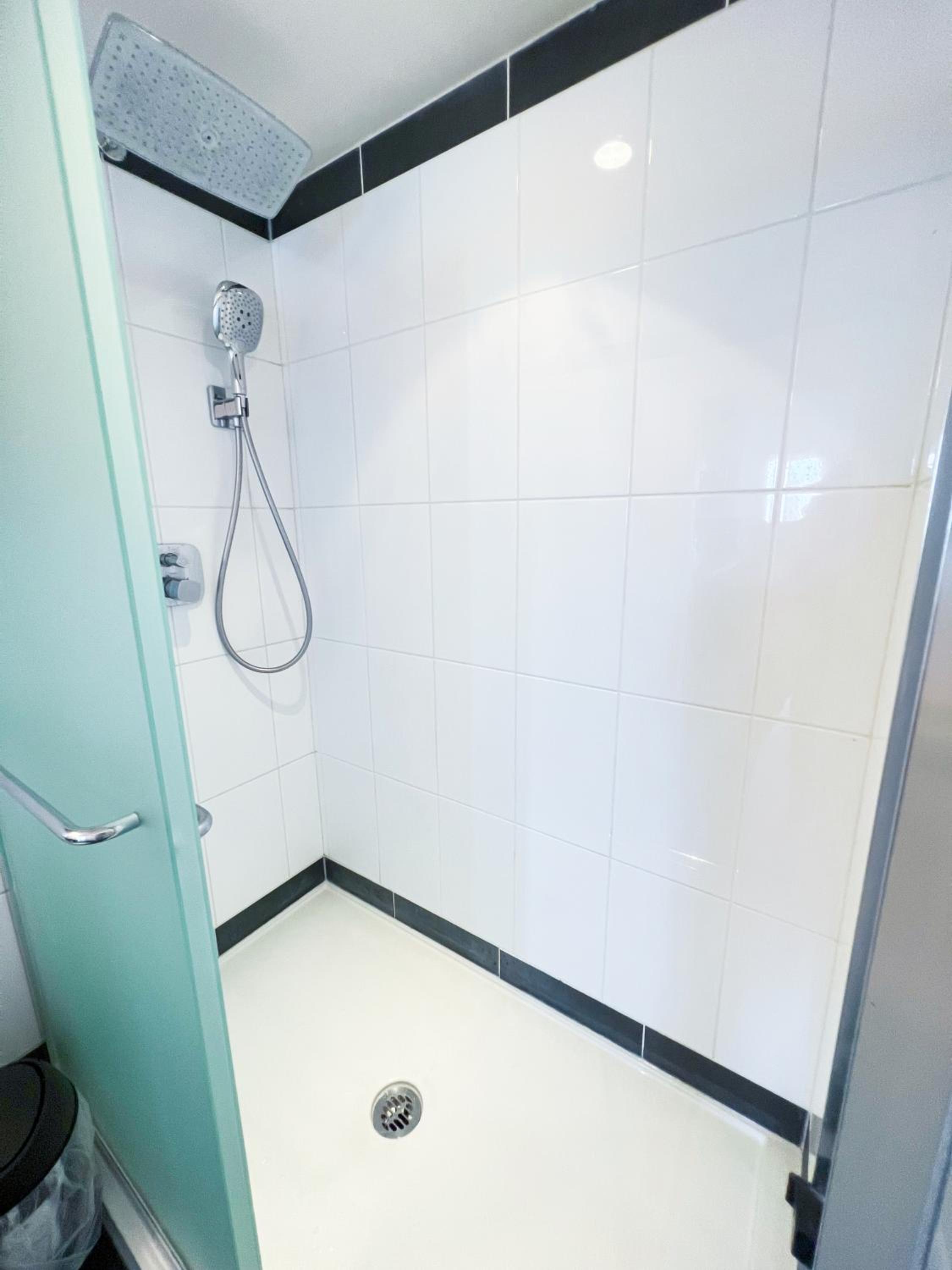 Downtown 4bd 2ba View Skytrain 2 Free Parking