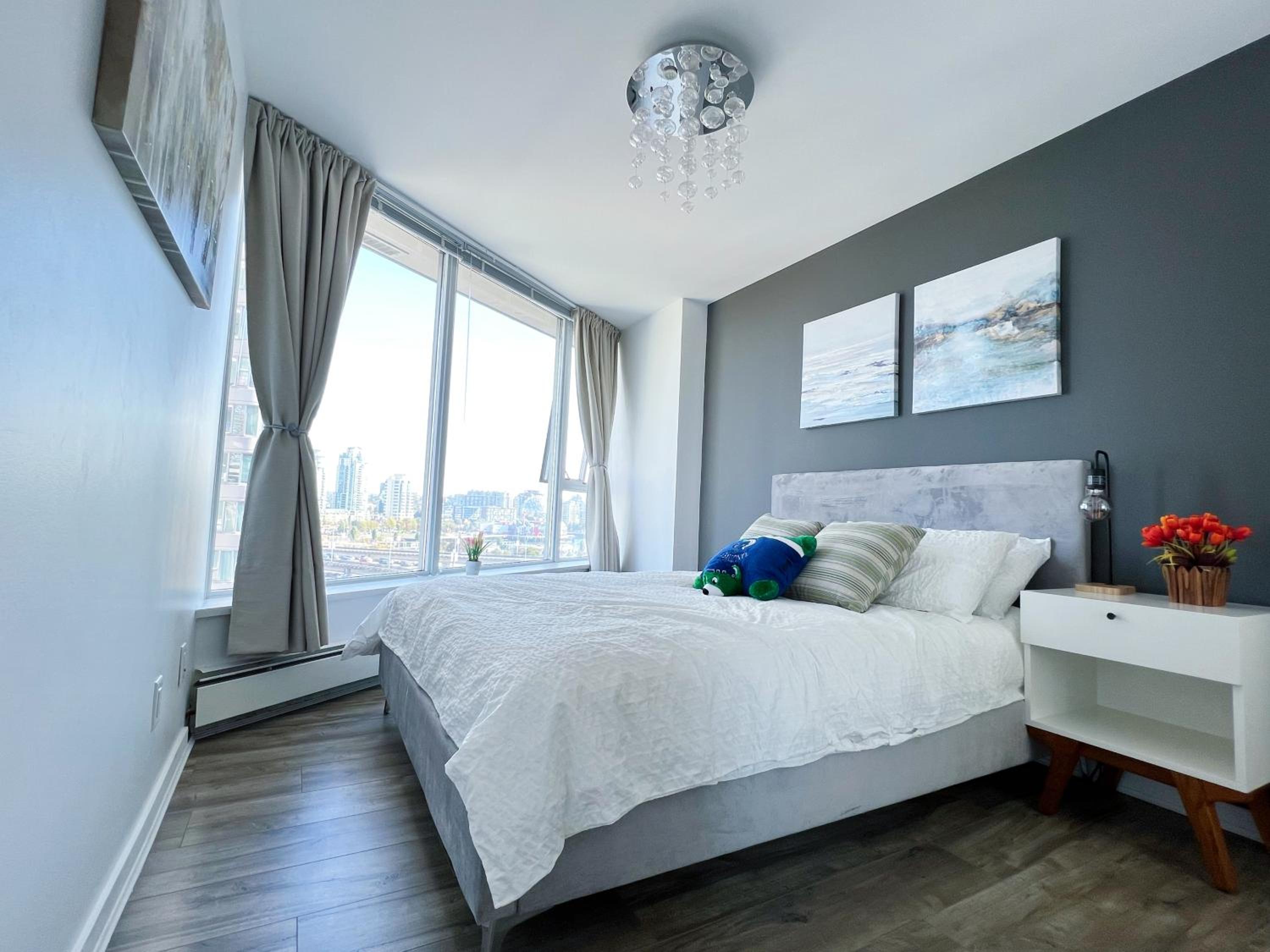 Downtown 4bd 2ba View Skytrain 2 Free Parking