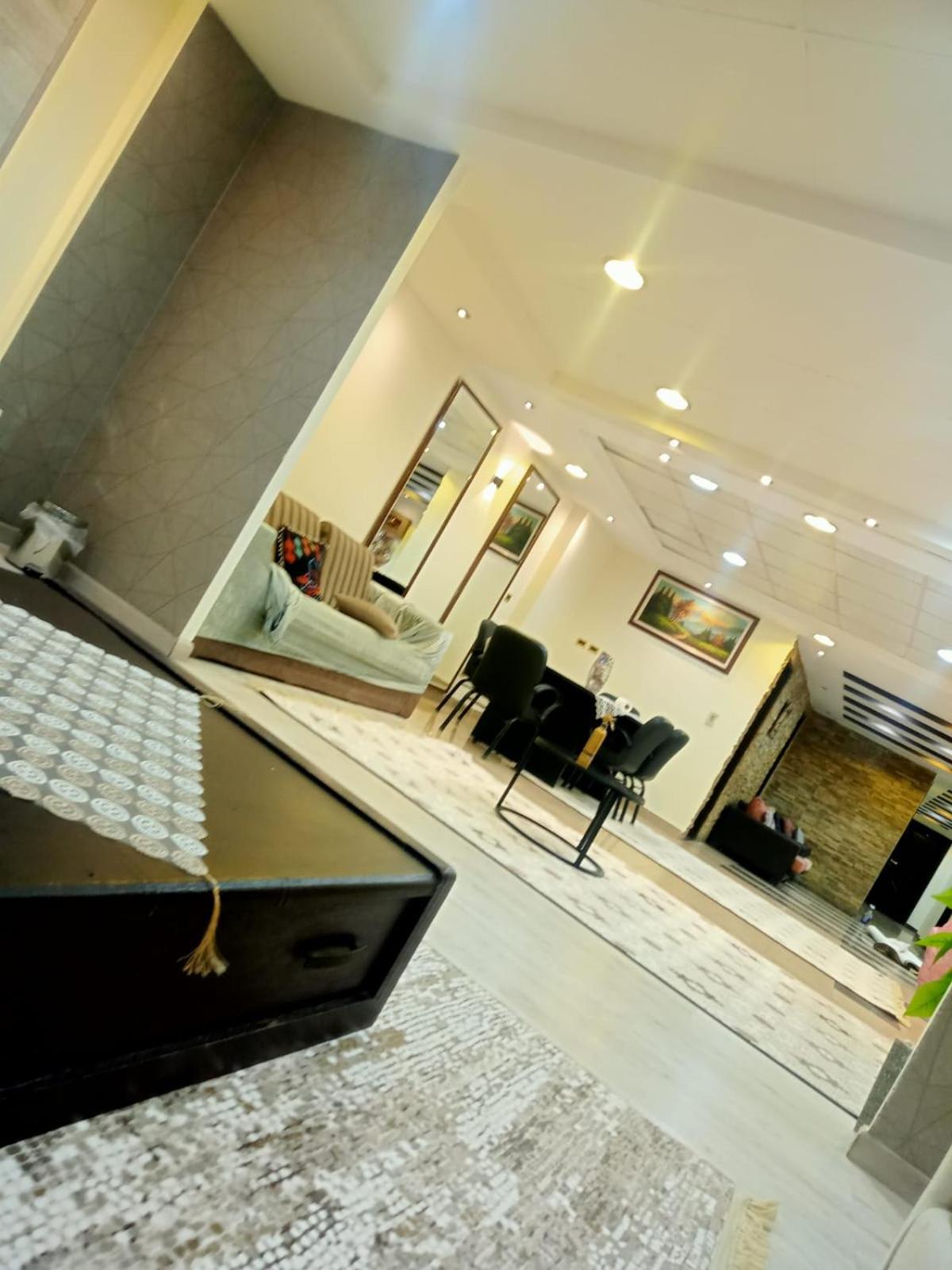 Sawyzen Aparthotel