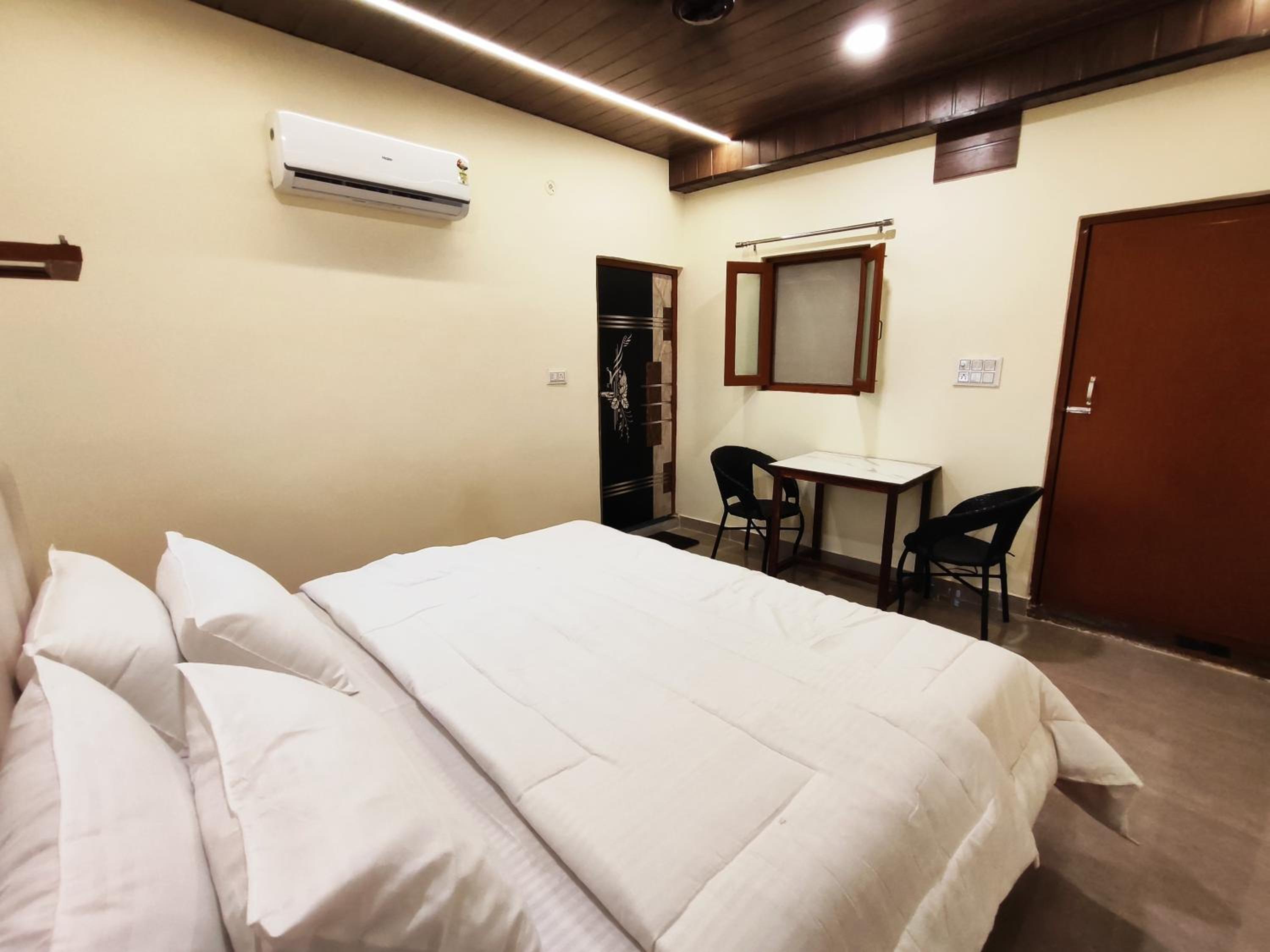 Sunrise Homestay Agra Near Taj Mahal