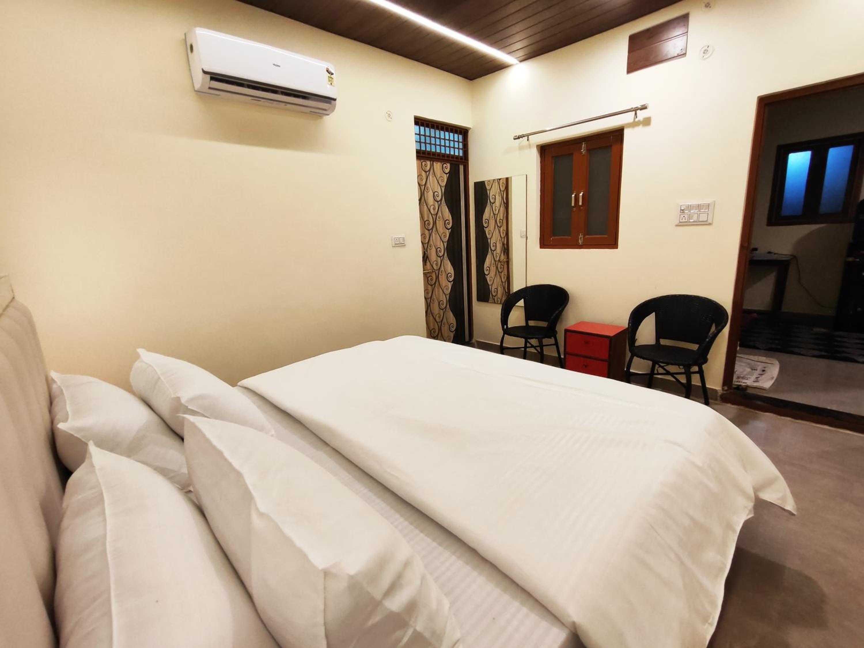 Sunrise Homestay Agra Near Taj Mahal