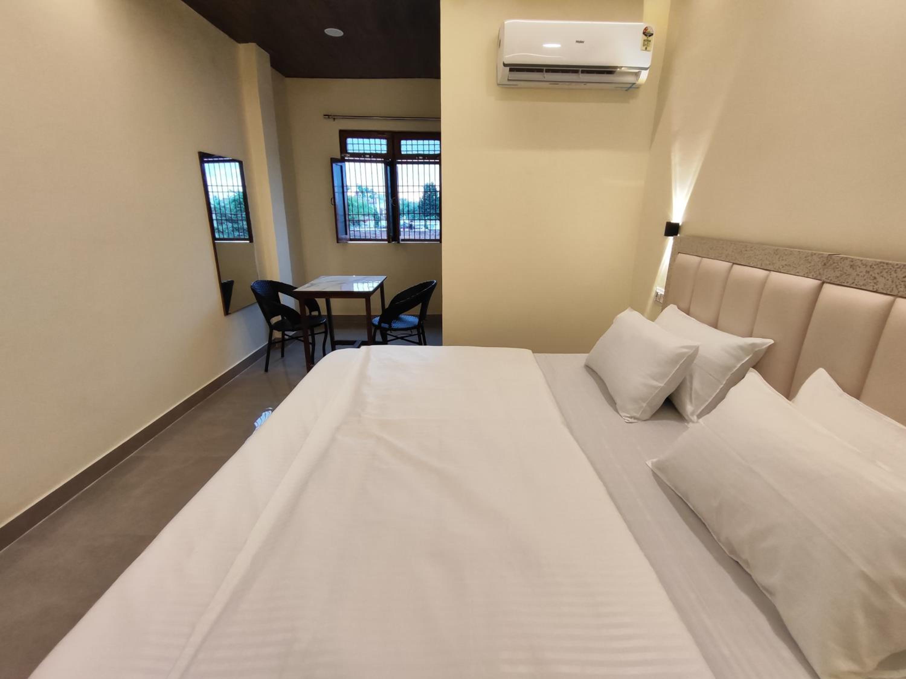Sunrise Homestay Agra Near Taj Mahal