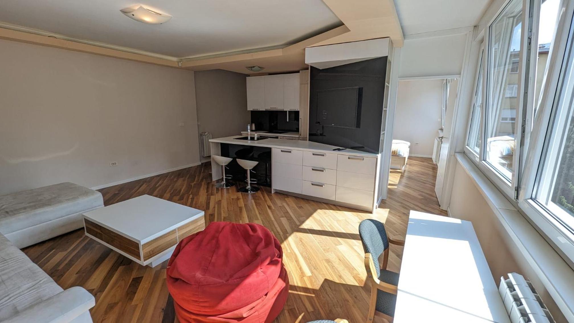 Modern and cozy apartment, excellent location, near Sarajevo City Center, 60m2 view 2