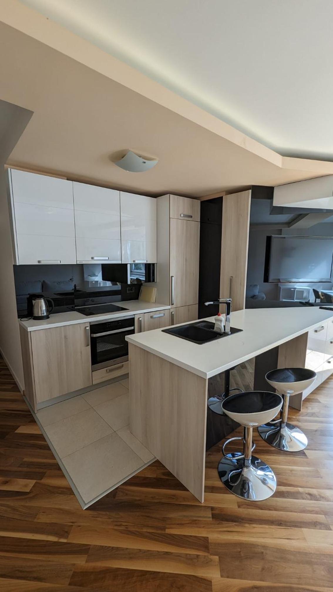 Modern and cozy apartment, excellent location, near Sarajevo City Center, 60m2 view 3