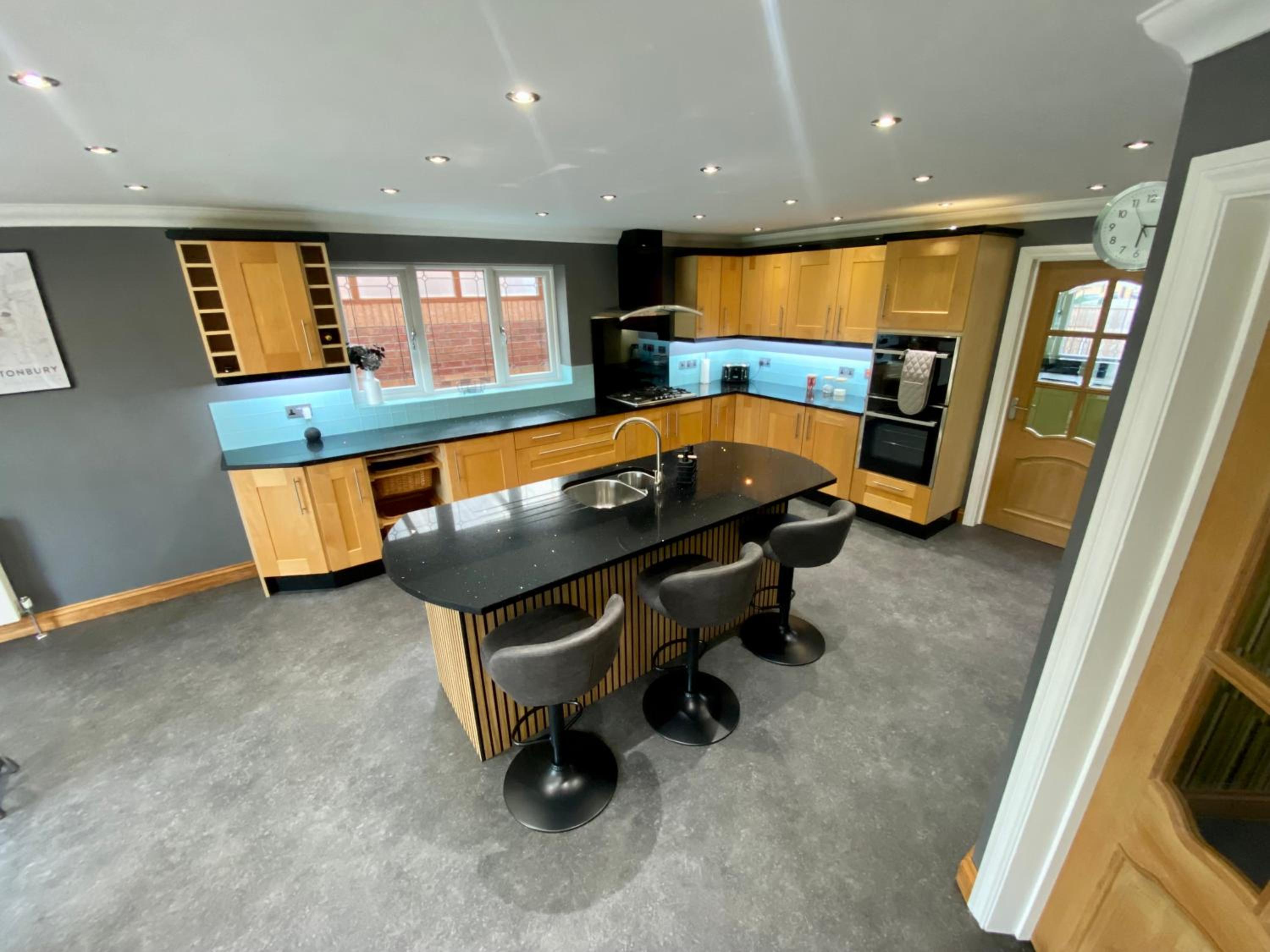 Countryside family home, photo 27