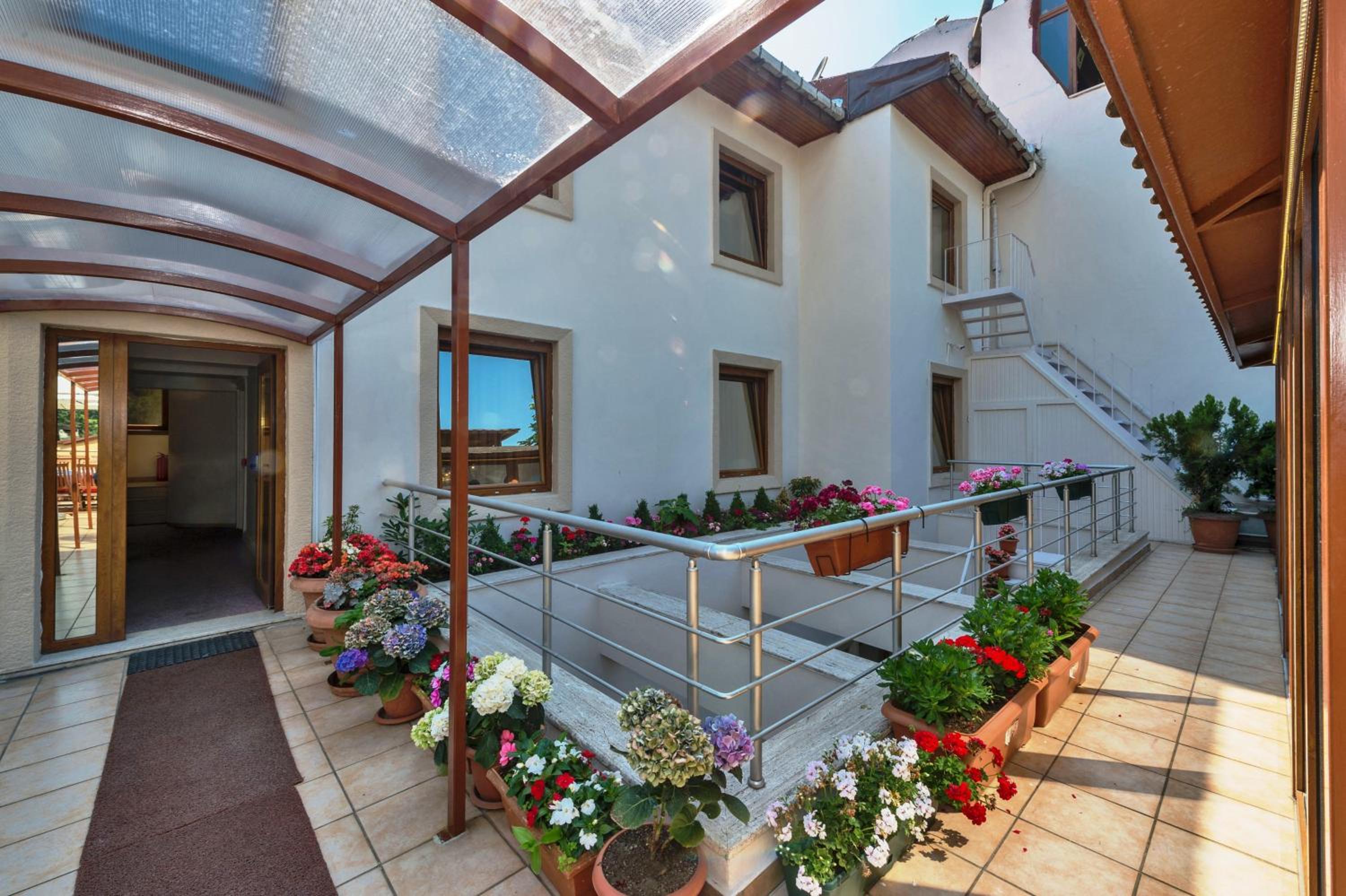 Zeynep Sultan Hotel - Image 45