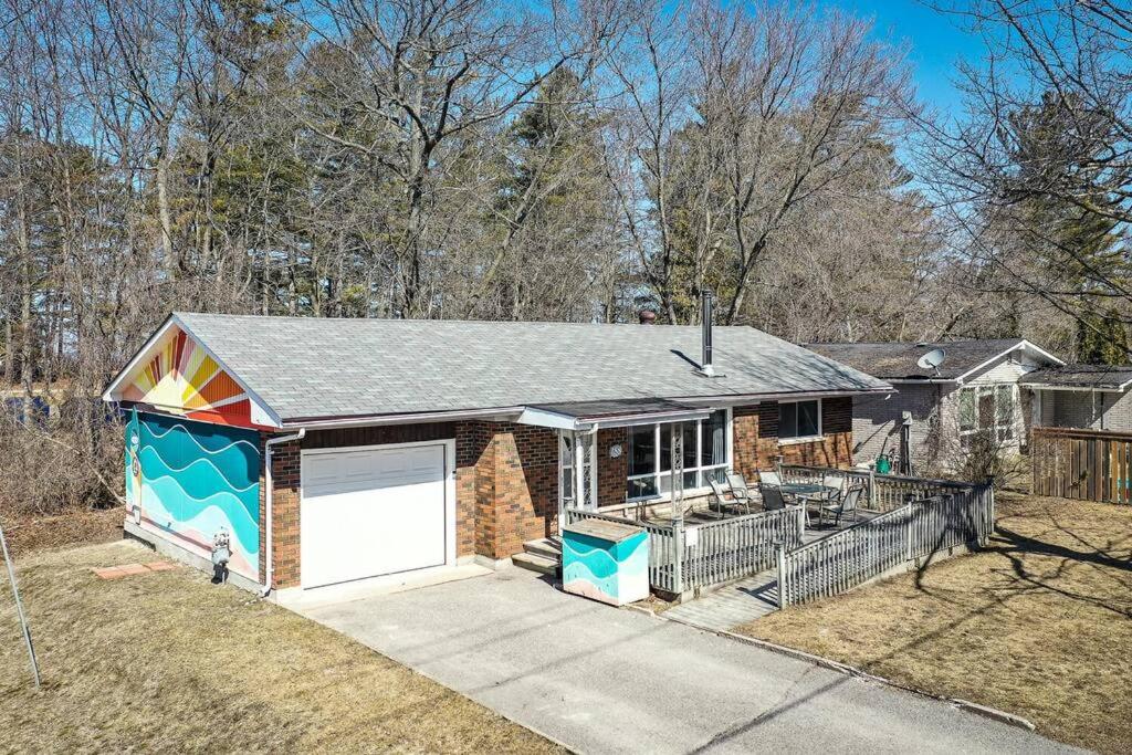 The Beach 2 Cottage - Wasaga Beach ON