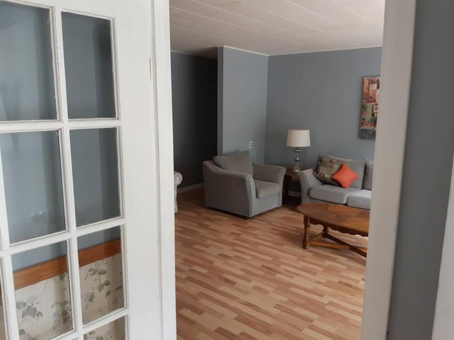 The Beach 2 Cottage - Wasaga Beach ON