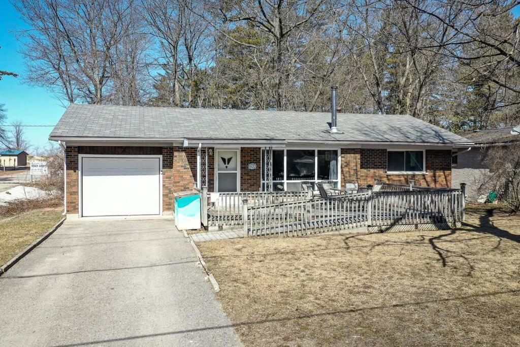 The Beach 2 Cottage - Wasaga Beach ON