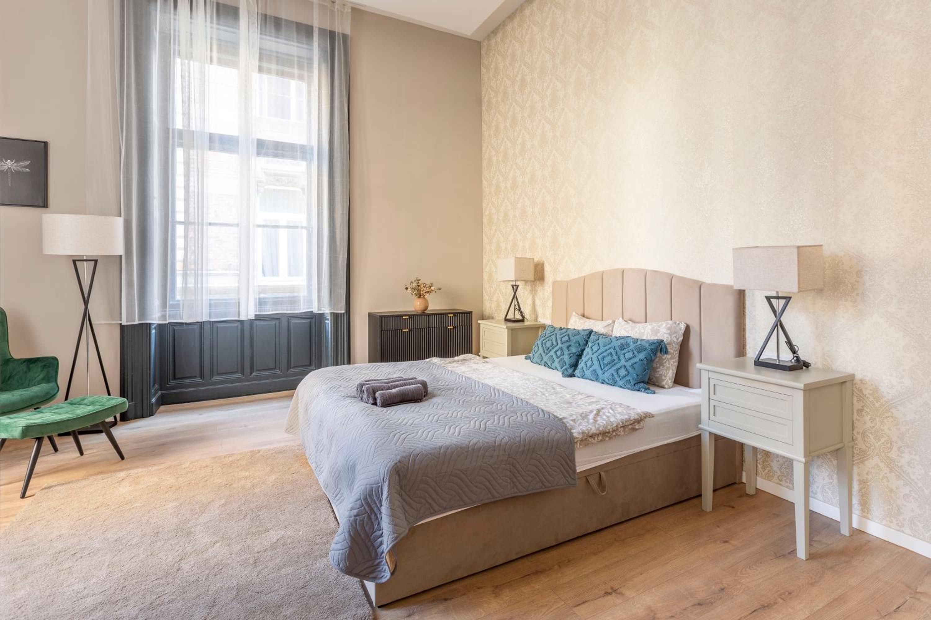 Luxurious & Spacious Central Apartment in the Kertesz Street view 5