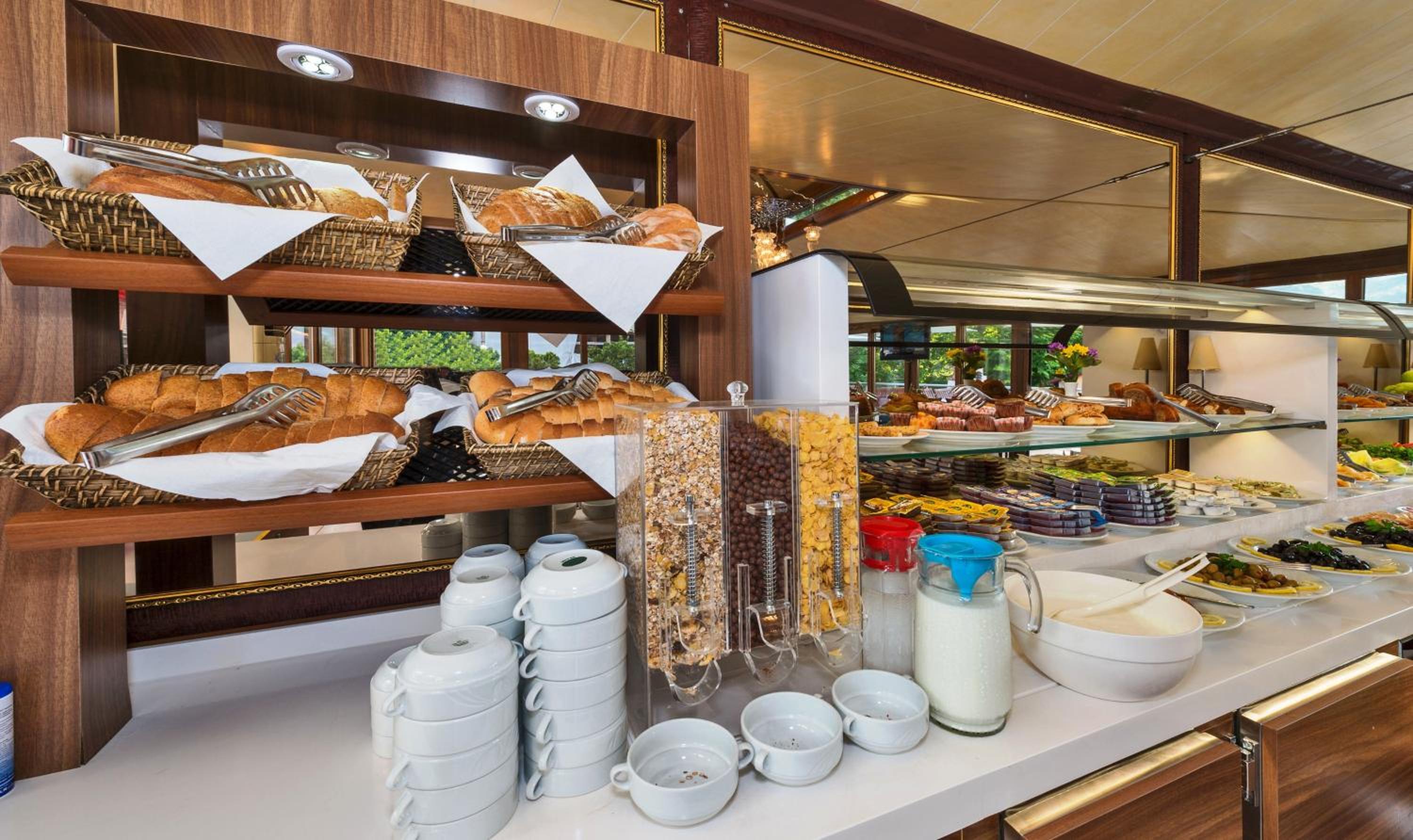 Zeynep Sultan Hotel - Image 48