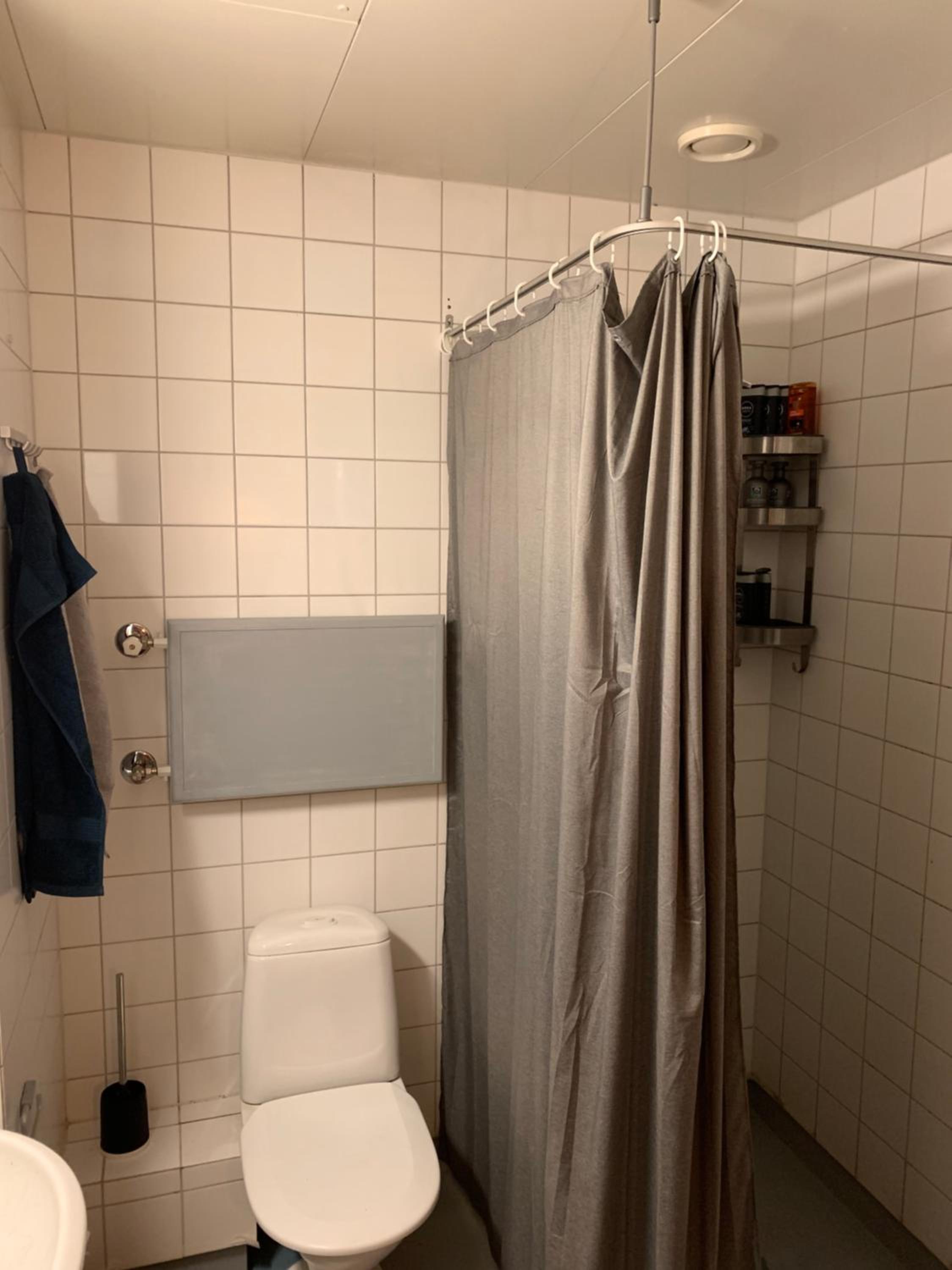 Spacious Apartment Next to Metro, Beach, Shopping Centre