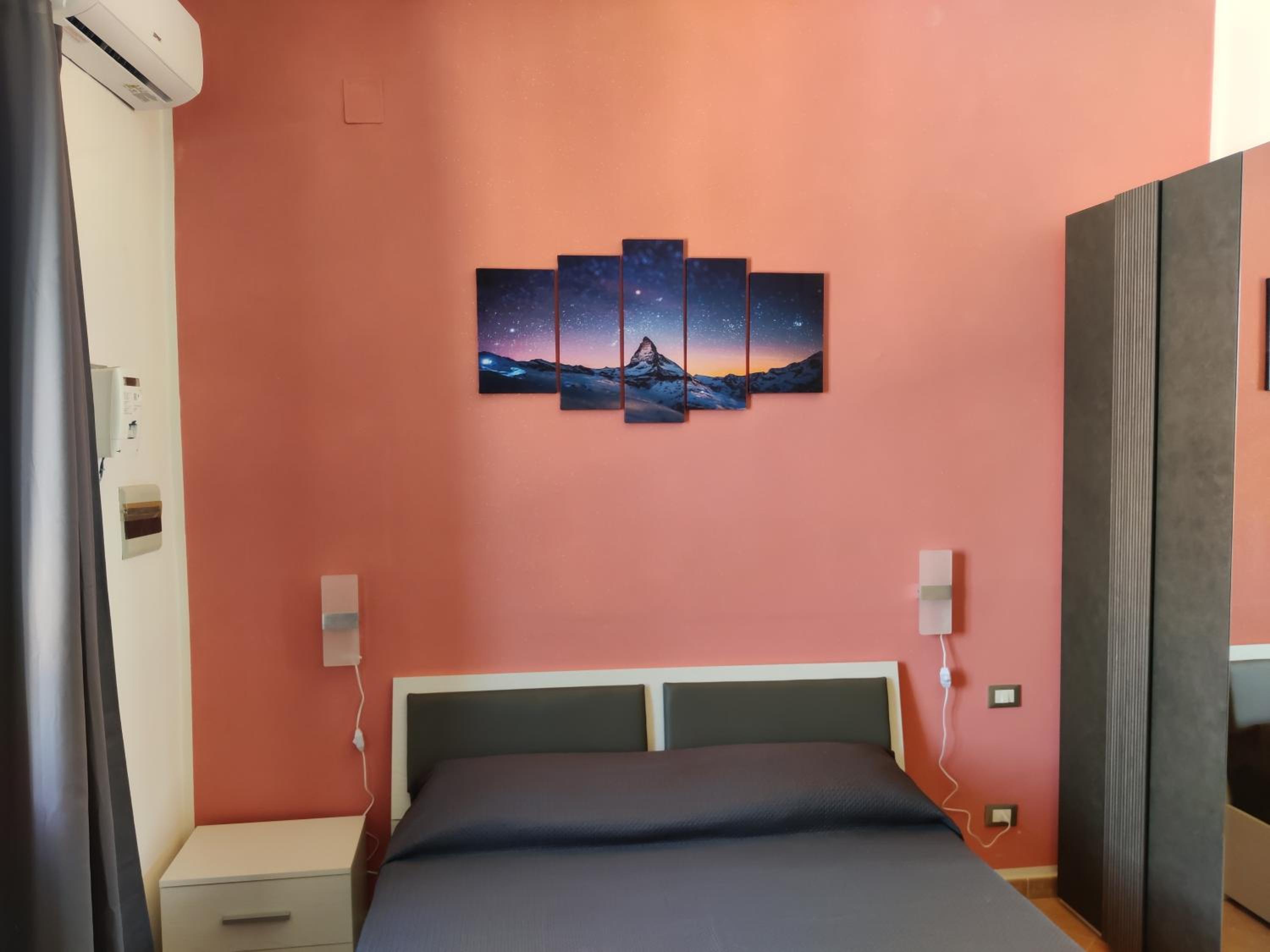 Simone Cupolas View en Palermo — hotel room