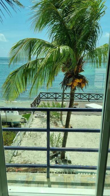 Villa on The Beach Seaside Sunrise Haven 7 bedroom