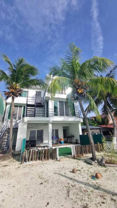 Villa on The Beach Seaside Sunrise Haven 7 bedroom