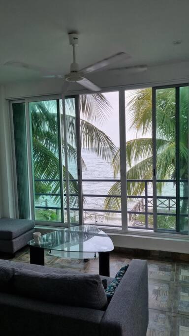 Villa on The Beach Seaside Sunrise Haven 7 bedroom