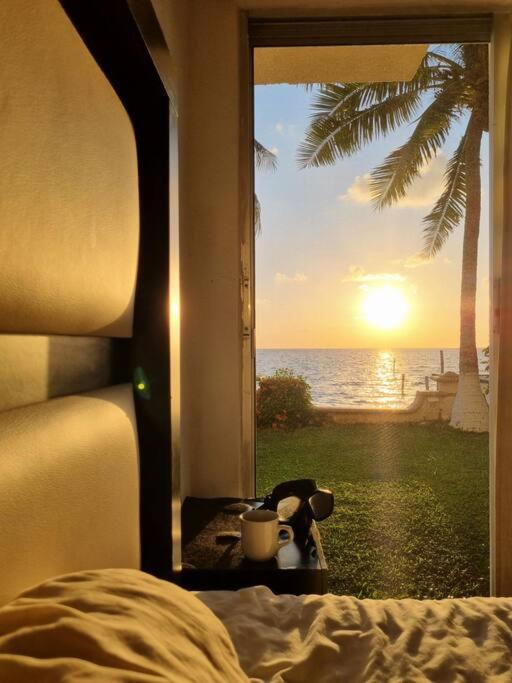 Villa on The Beach Seaside Sunrise Haven 7 bedroom