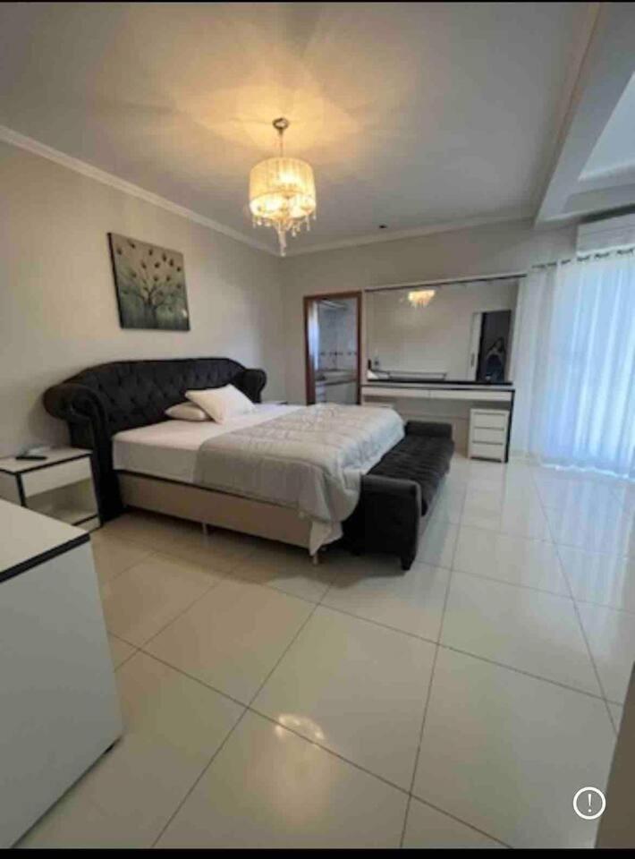 MANSÃO com piscina na Vila a