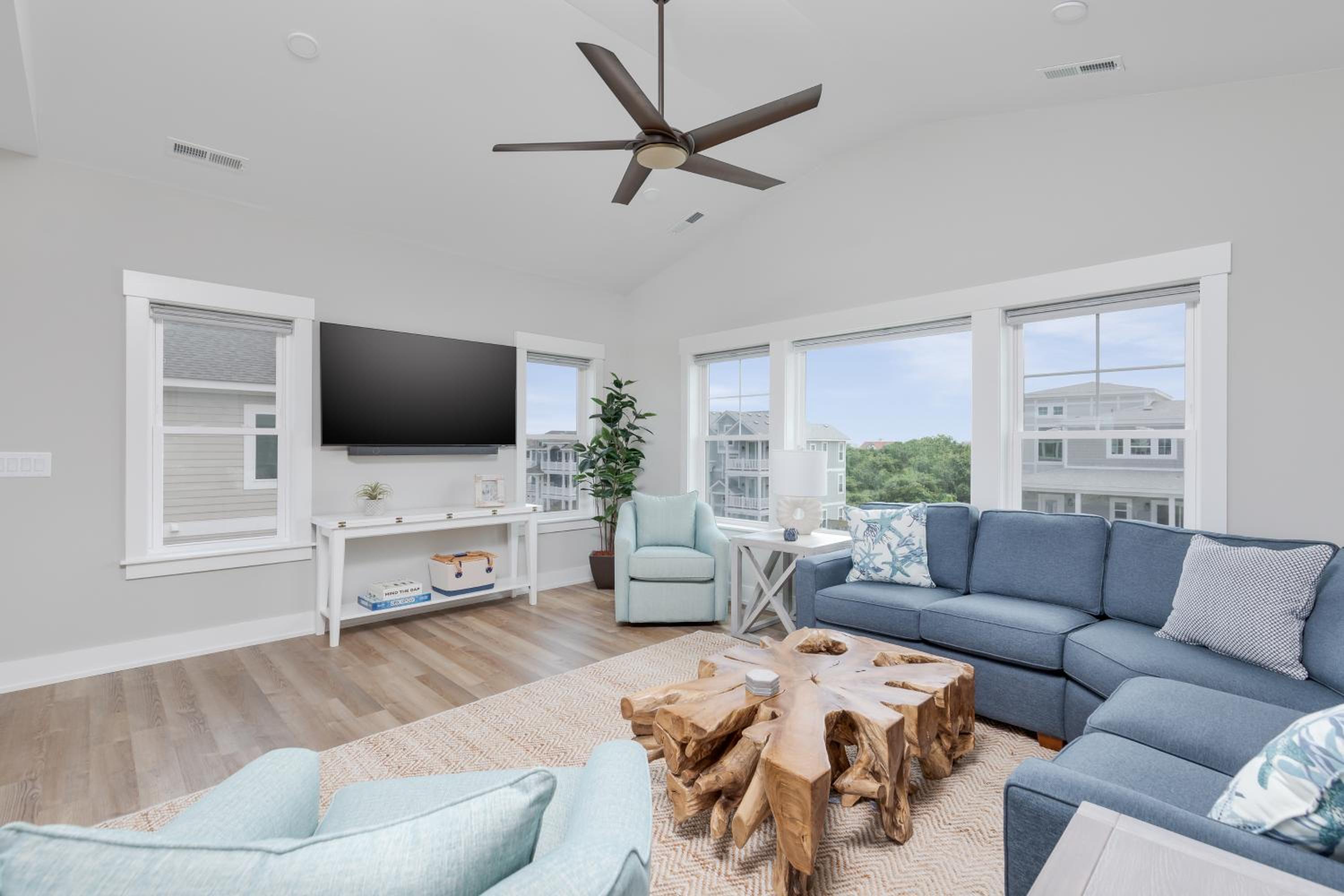 1542 - Southern Blue Crab by Resort Realty view 5