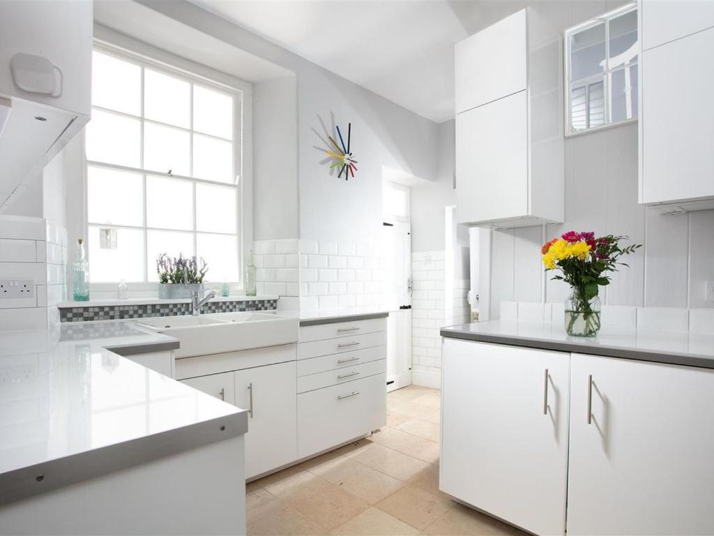 Marazion Beach Town House with Private Parking view 3