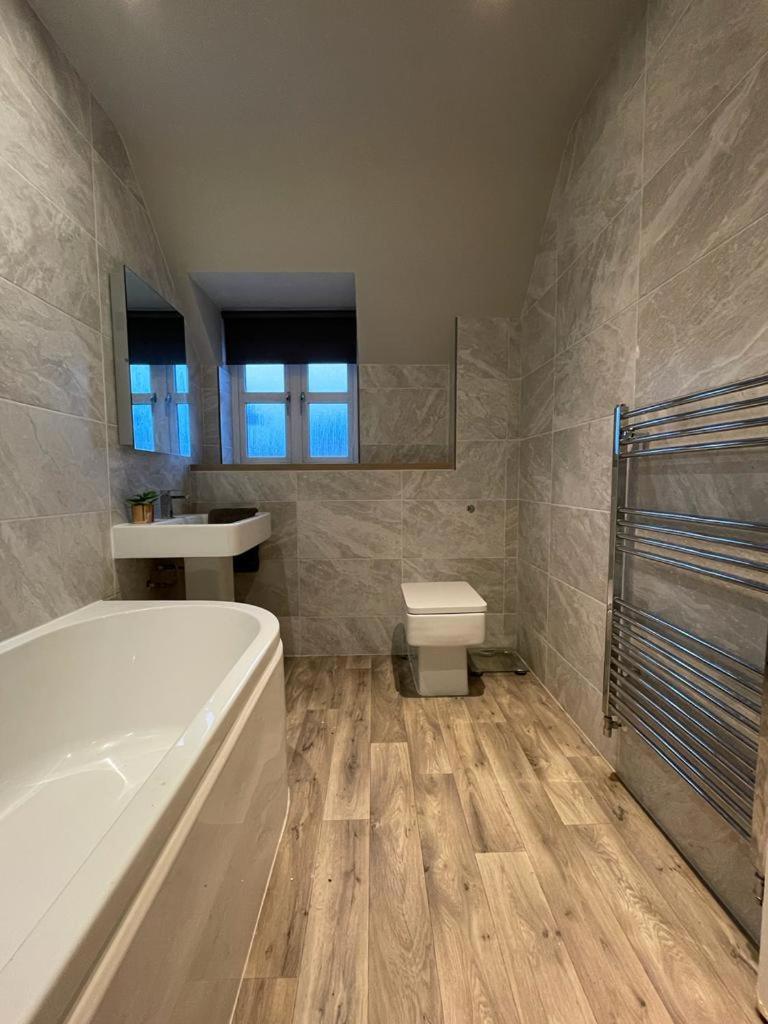 Spacious Apartment NEC BHX view 5