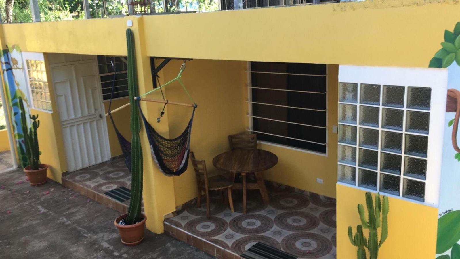 Casa Flores Carrillo - Monkey Cabena