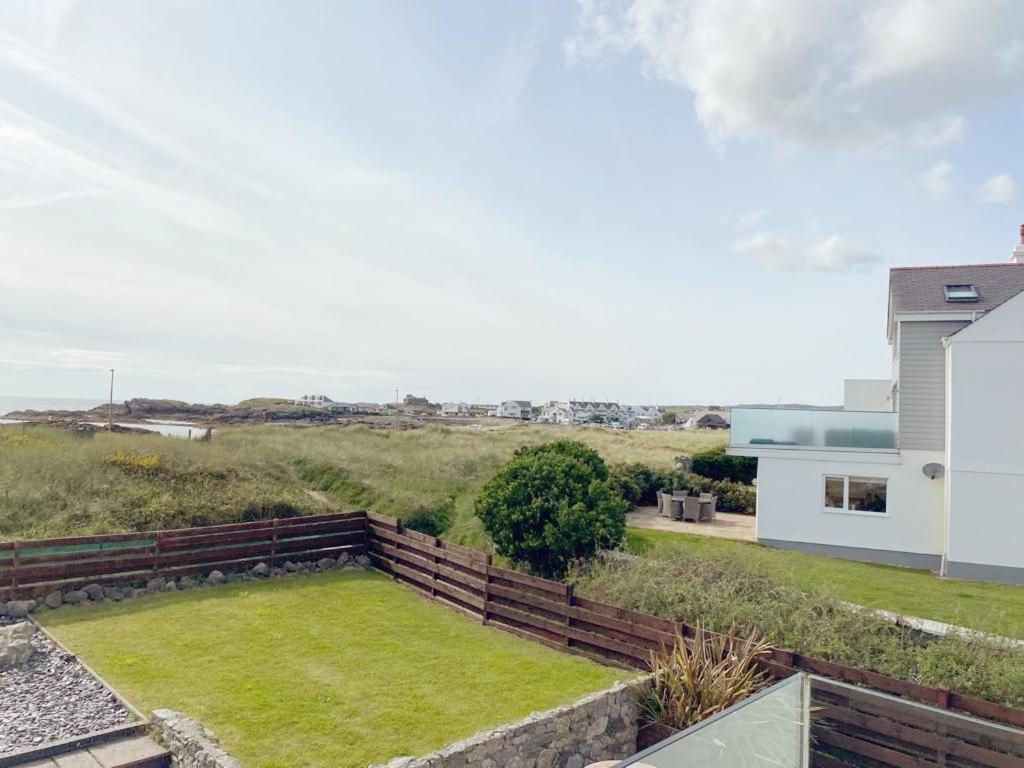 BEACH SIDE Sea Shanty House view 3