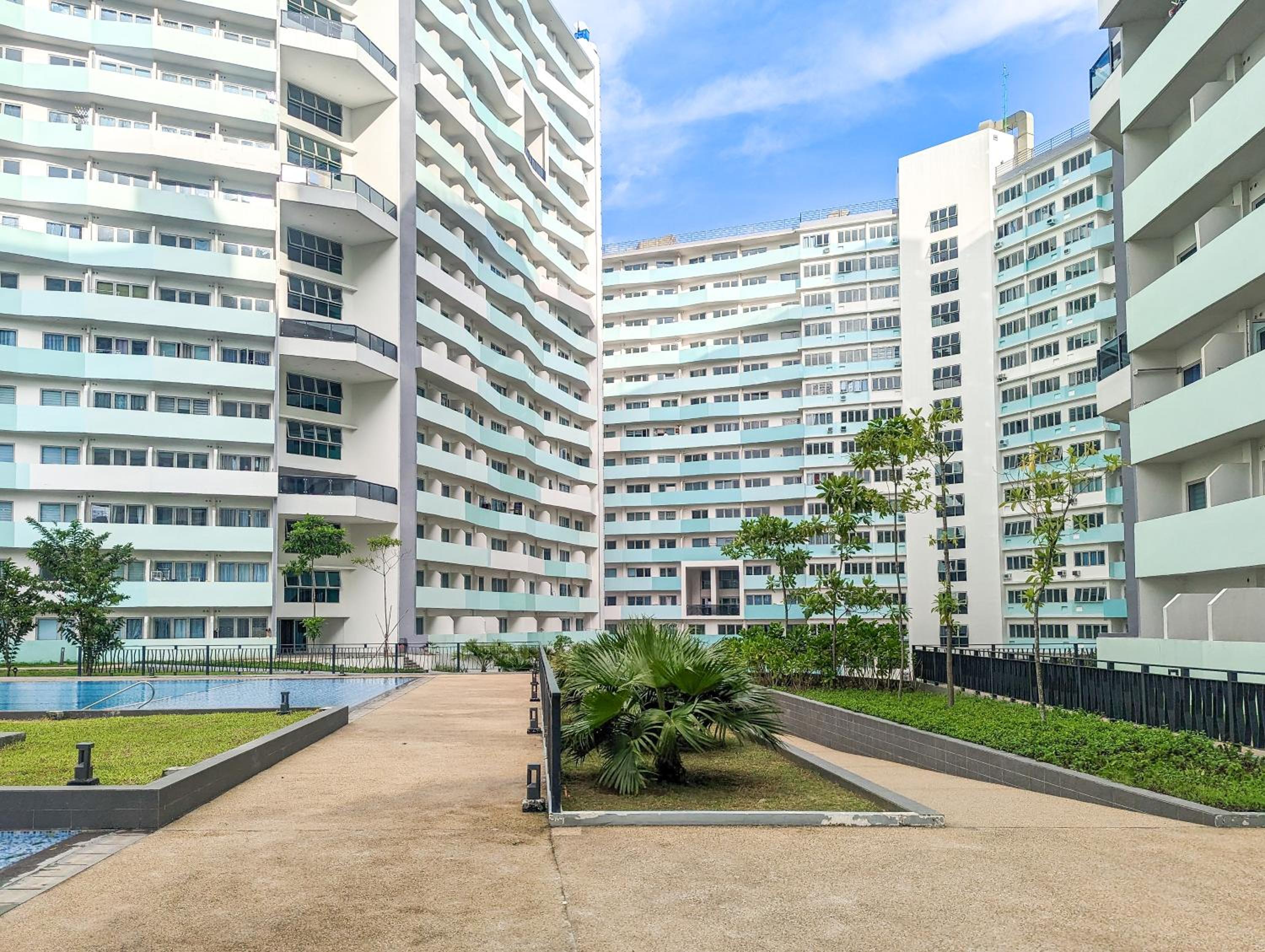 Bright & Cozy Studio Condo in Commonwealth, UP Diliman view 2