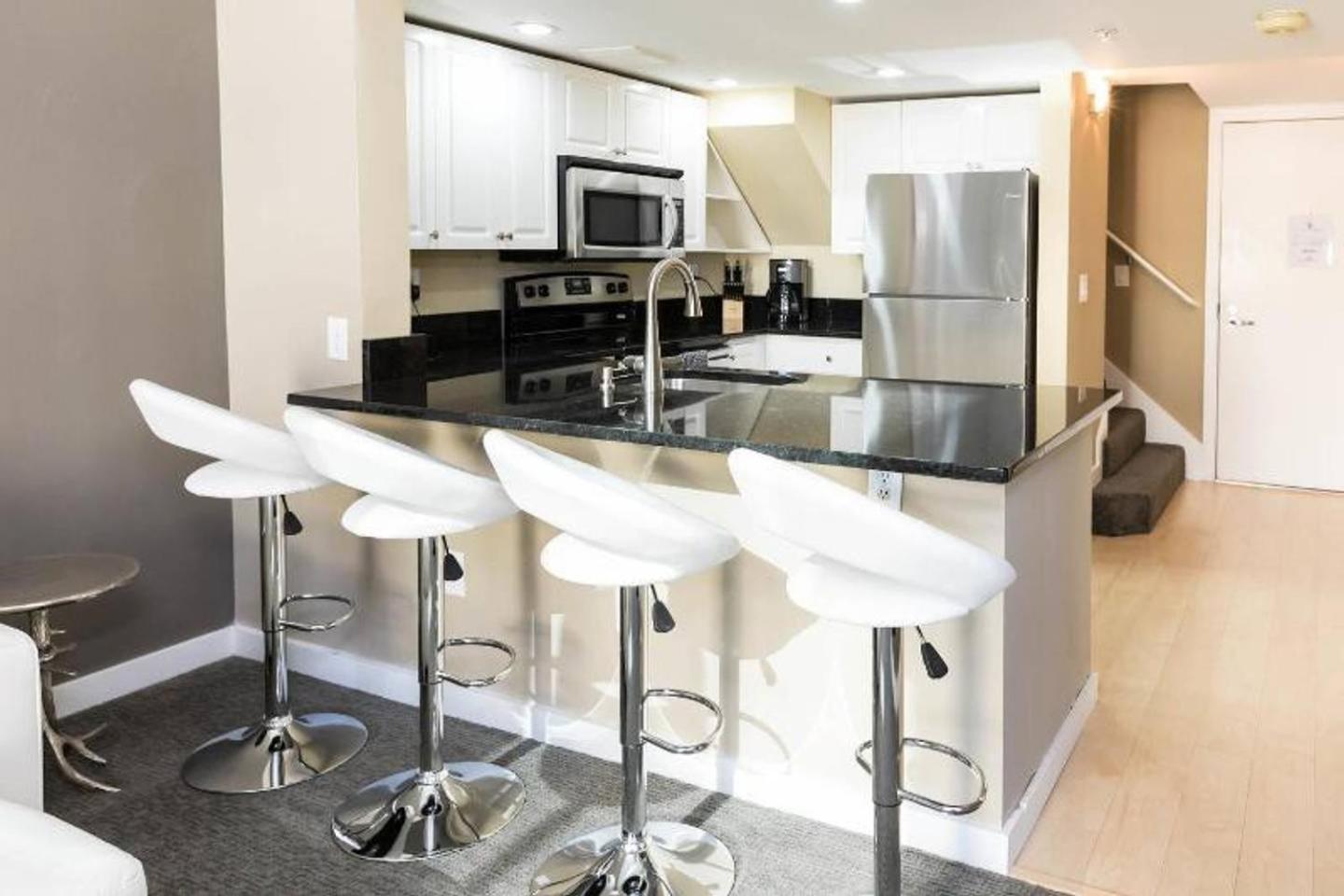 Space Needle Downtown Modern Top Story Penthouse 2