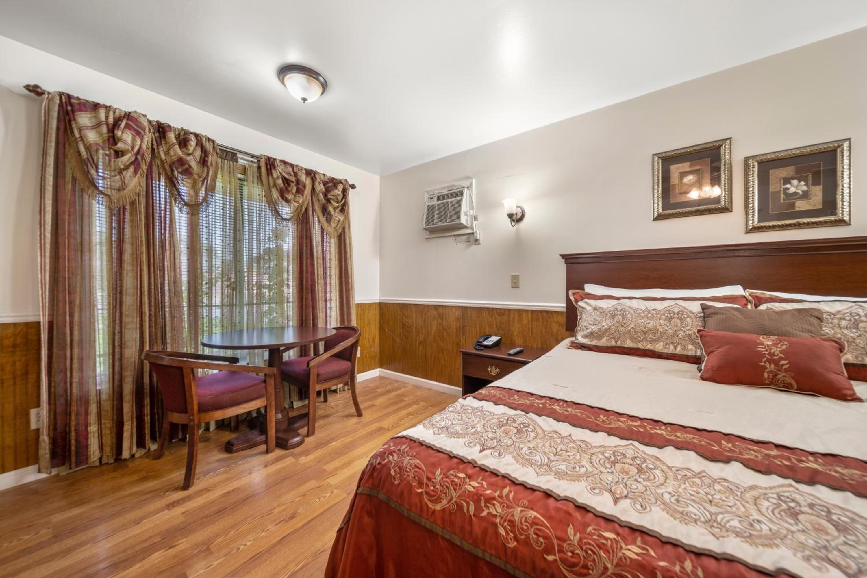 Kingsway Inn