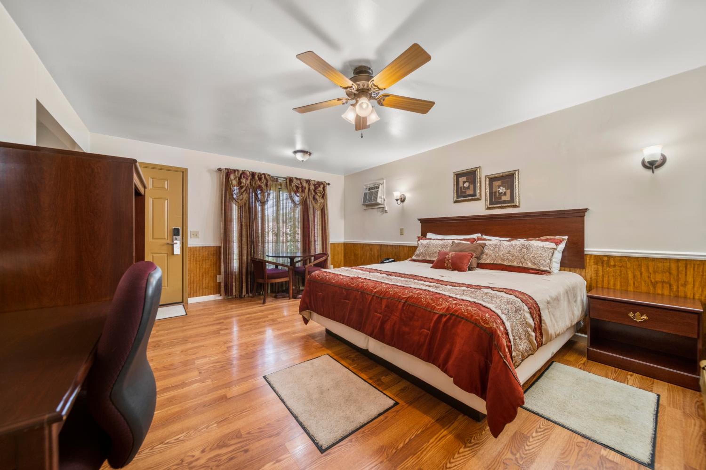 Kingsway Inn