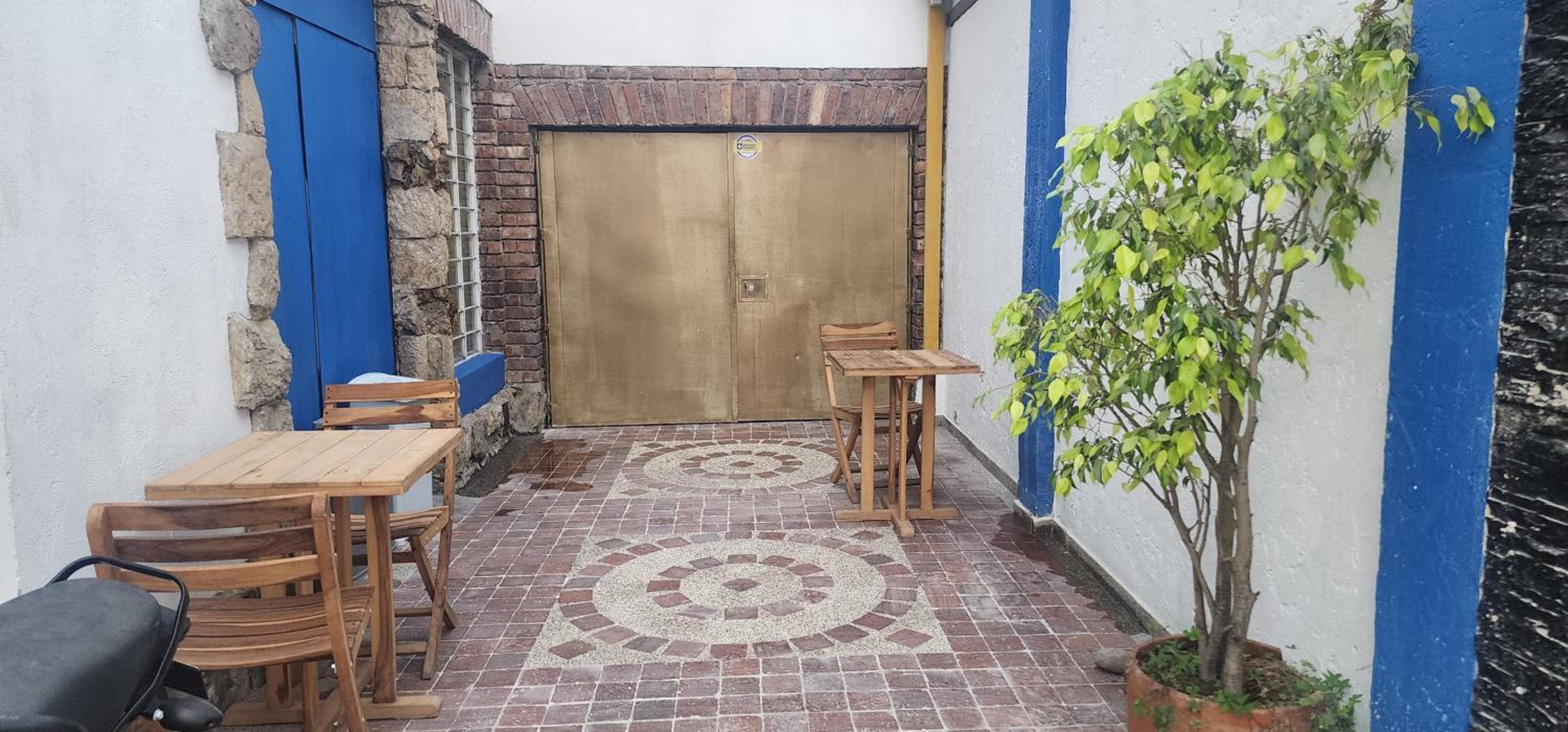 Portelli Hostal Zona G