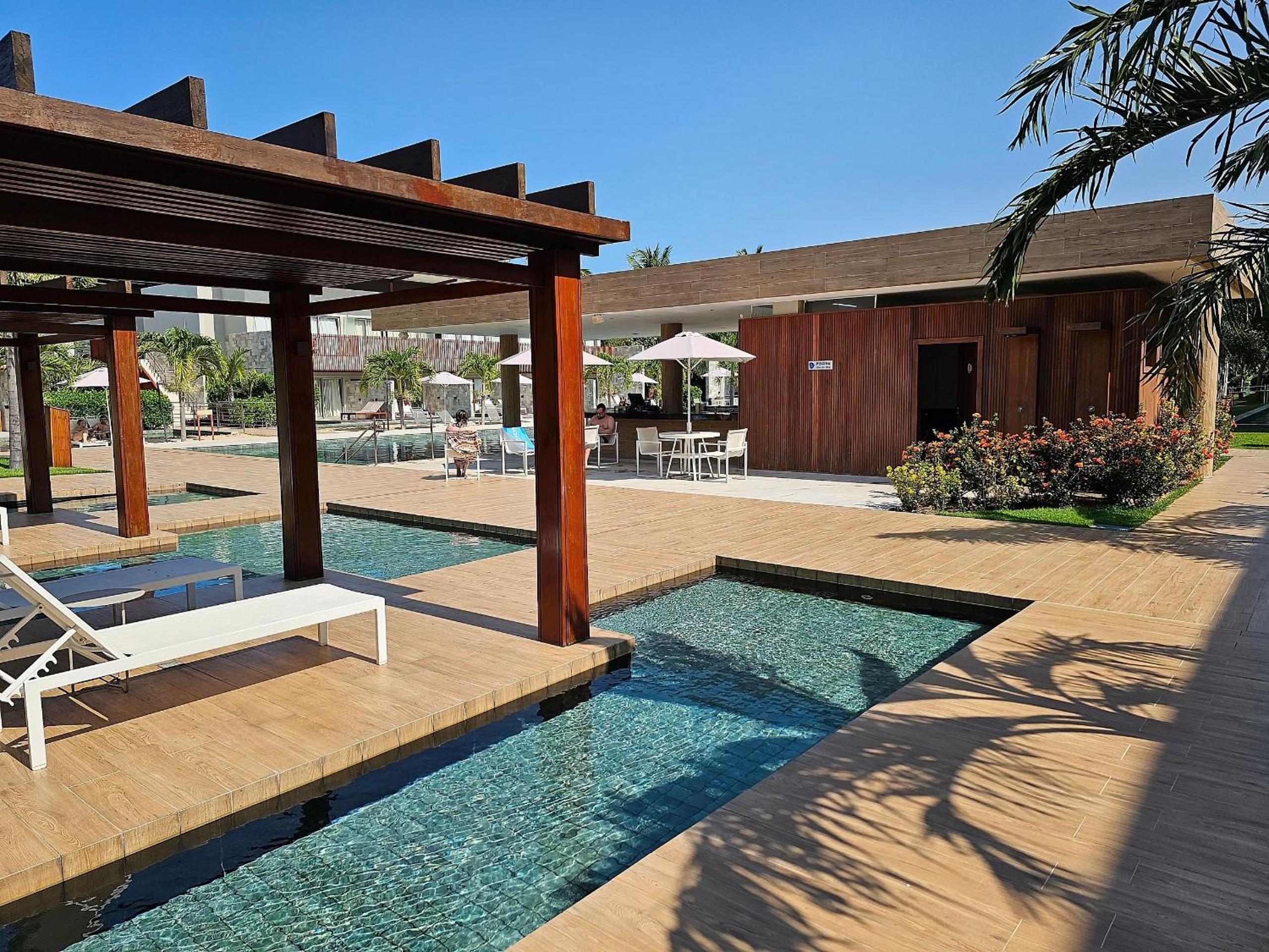 Luxury Flat with Private Pool – Île de Pipa Resort | Locar House