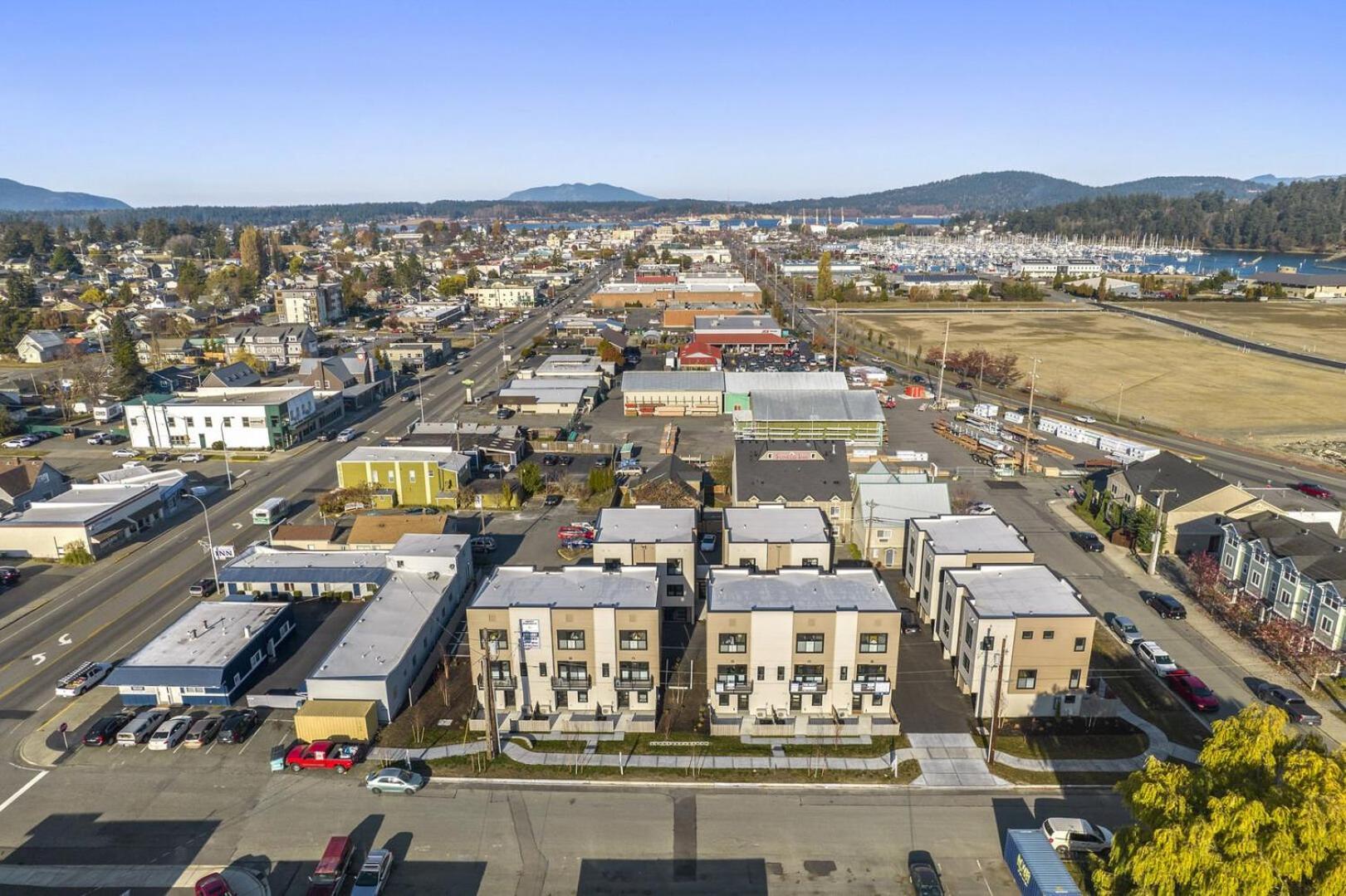 Brand New Fully Updated Condo 906 in Anacortes view 2