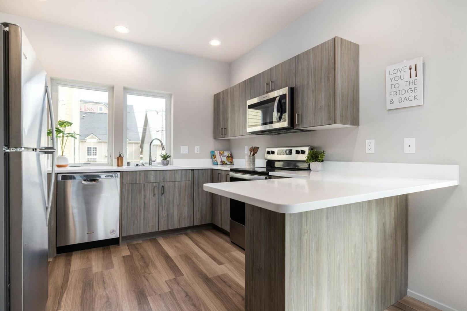 Brand New Fully Updated Condo 906 in Anacortes view 4