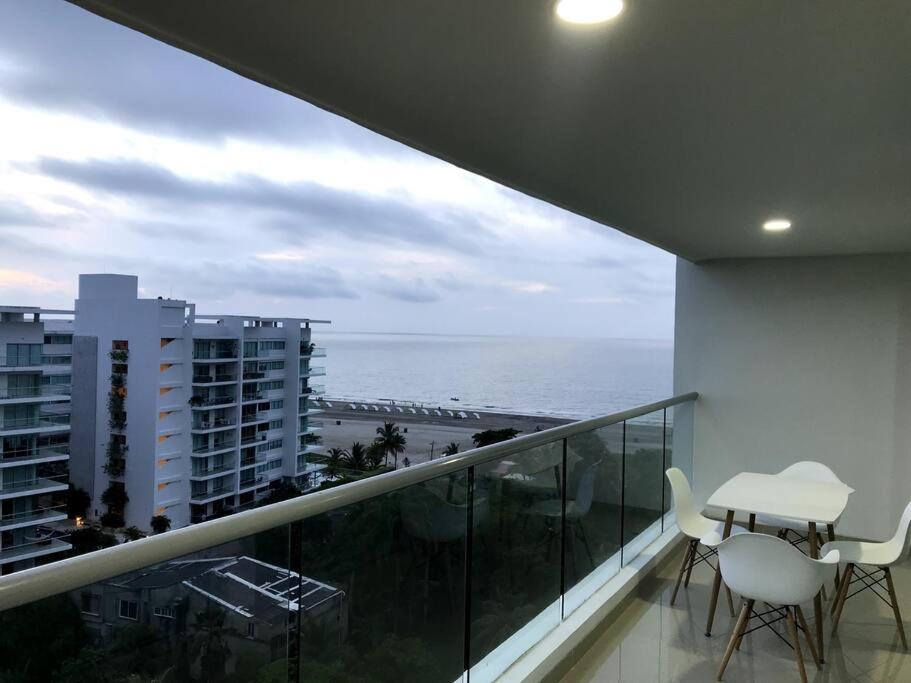 Sensacional Apartamento nuevo frente al mar