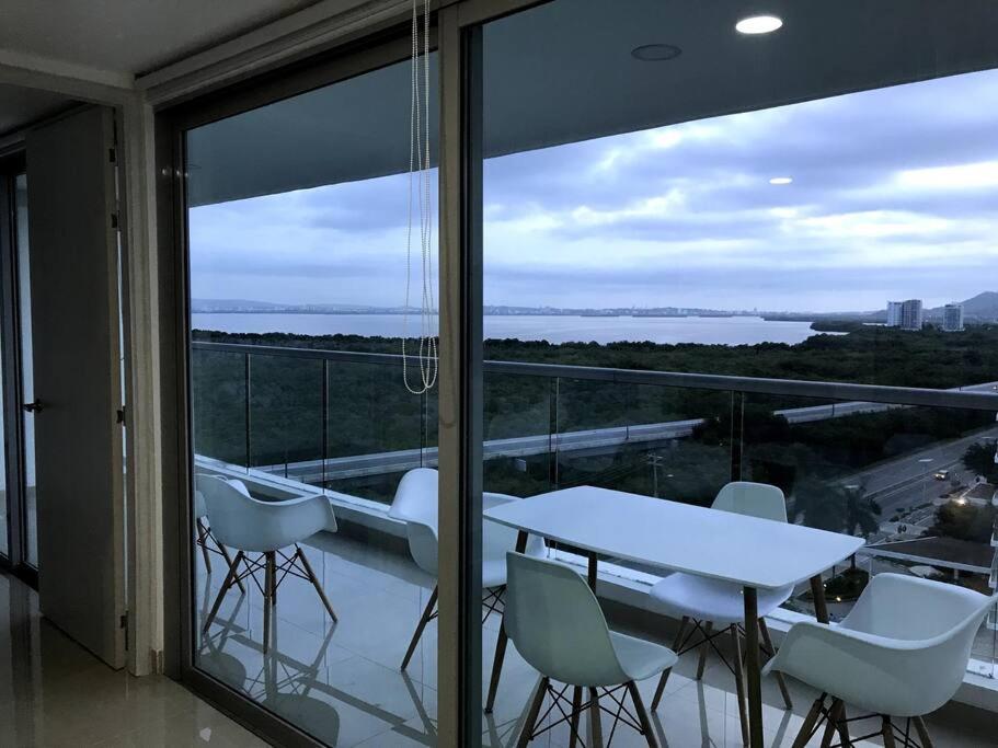Sensacional Apartamento nuevo frente al mar
