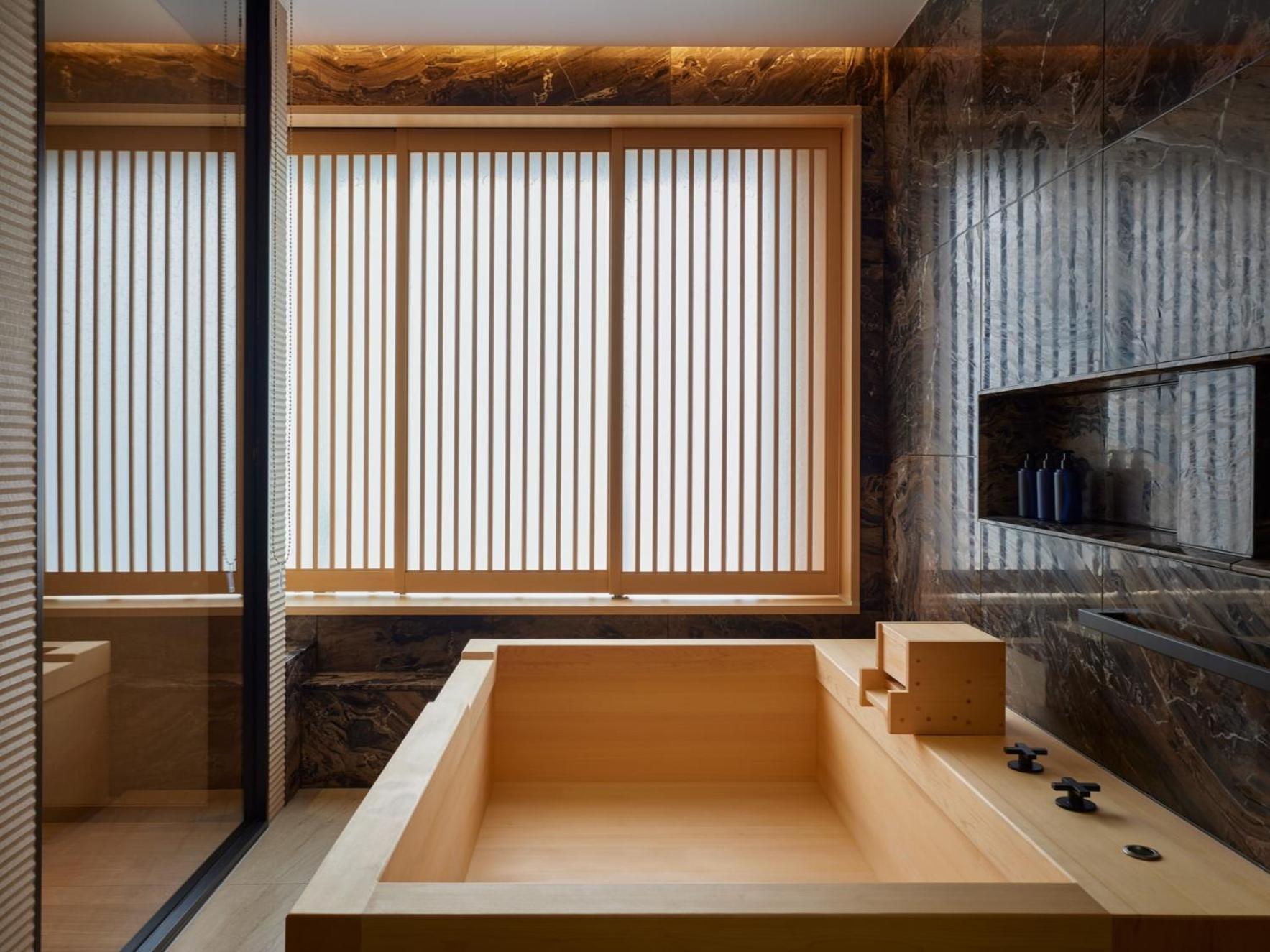 Dusit Thani Kyoto 102