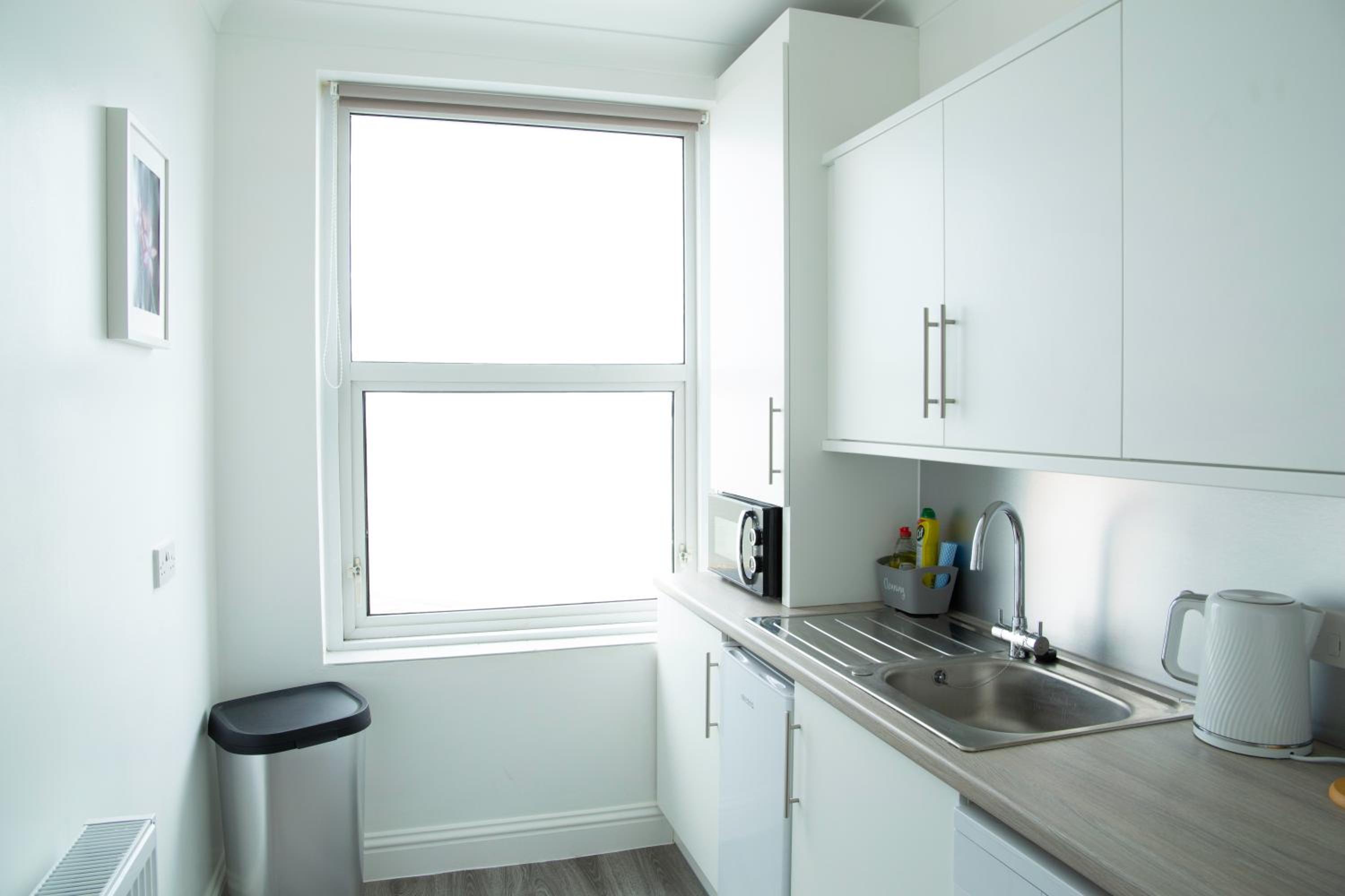 Beautiful 1 bedroom flat no 7. Stunning sea views. view 3
