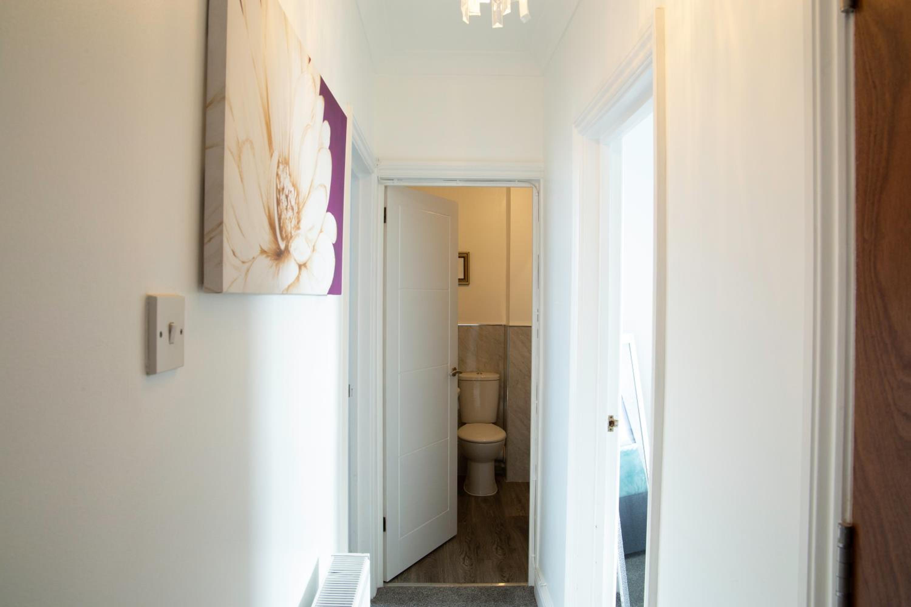 Beautiful 1 bedroom flat no 7. Stunning sea views. view 5