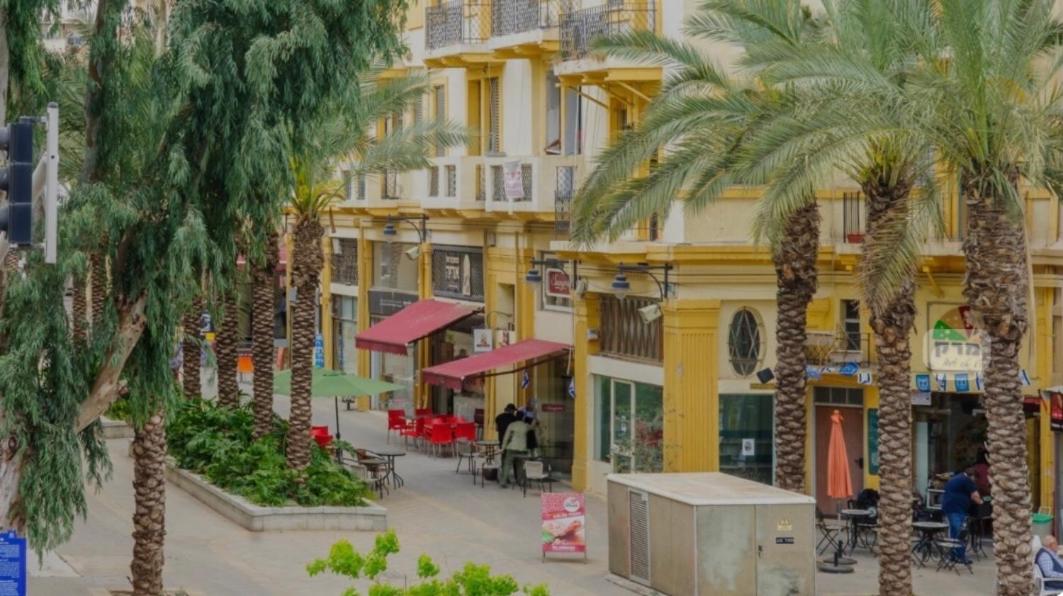 Spacious 1BR Gem in the Carmel Center view 3