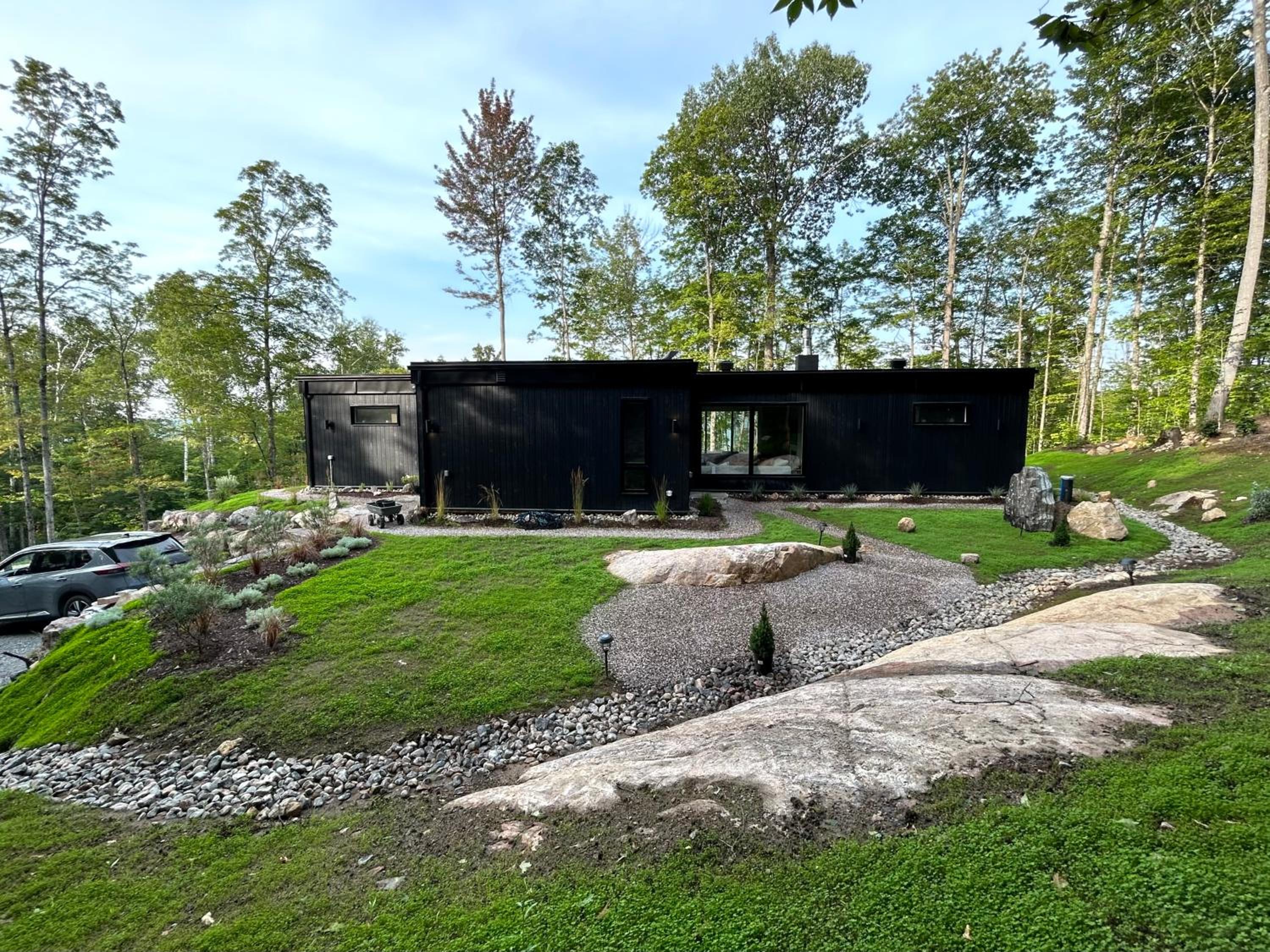 Luxury Mountain Retreat with Spa Near Mont Tremblant