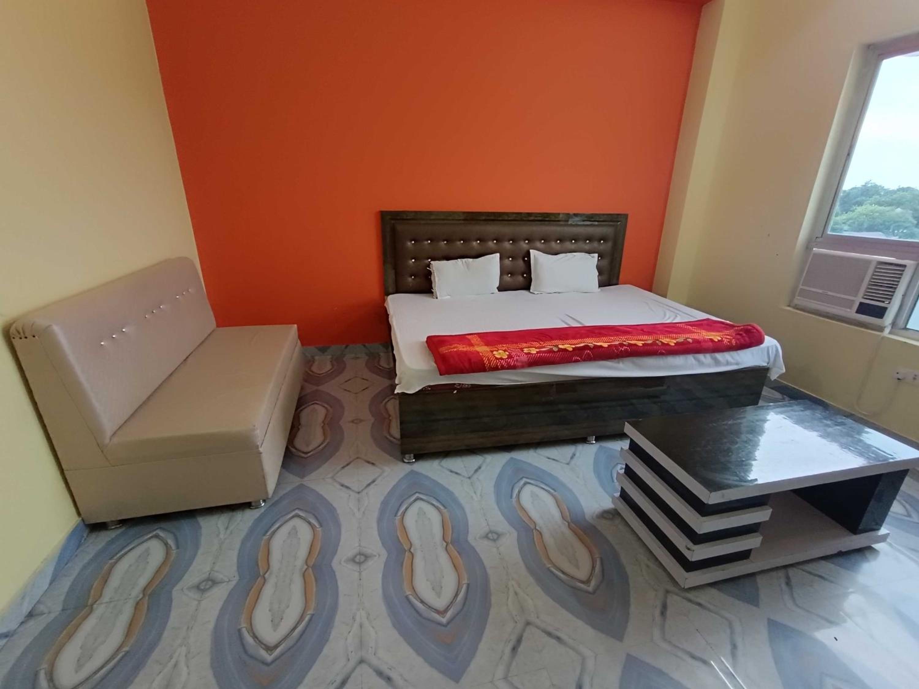 Hotel O Home HR Homes